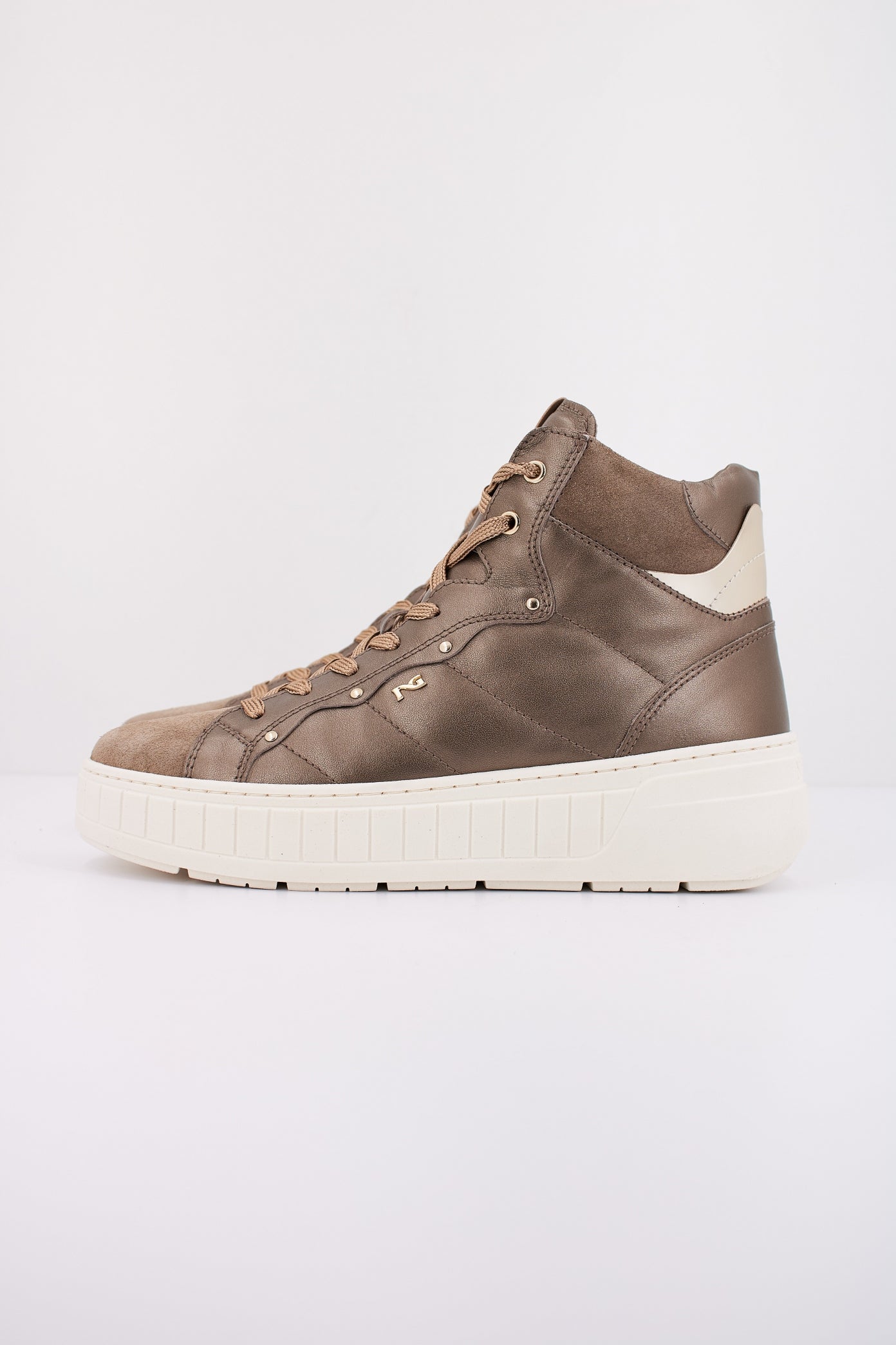 NERO GIARDINI ID  en color   (1)