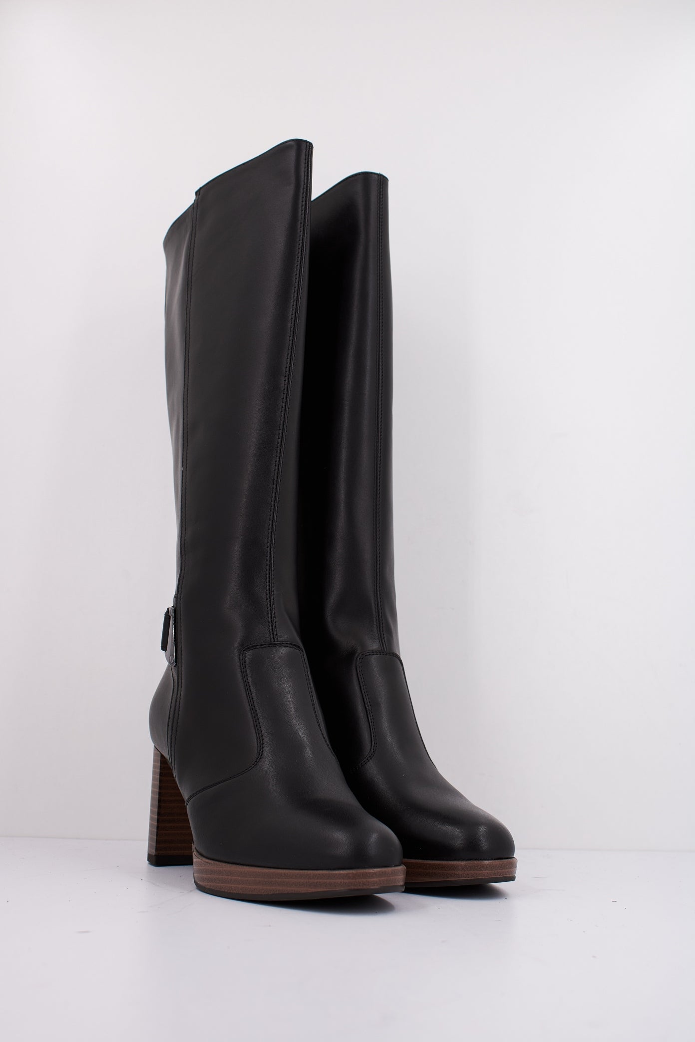 NERO GIARDINI B  en color   (2)