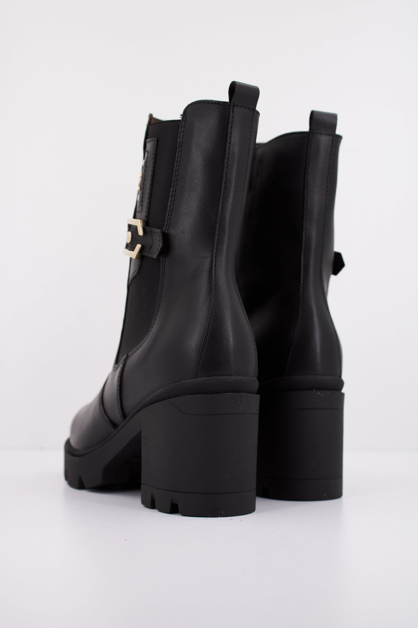 NERO GIARDINI ID  en color   (4)