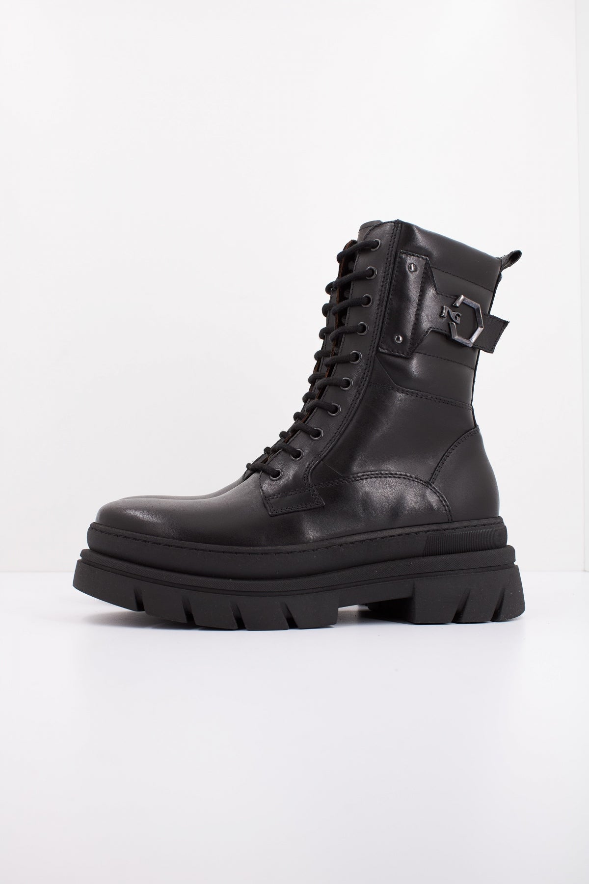 NERO GIARDINI ID  en color   (1)