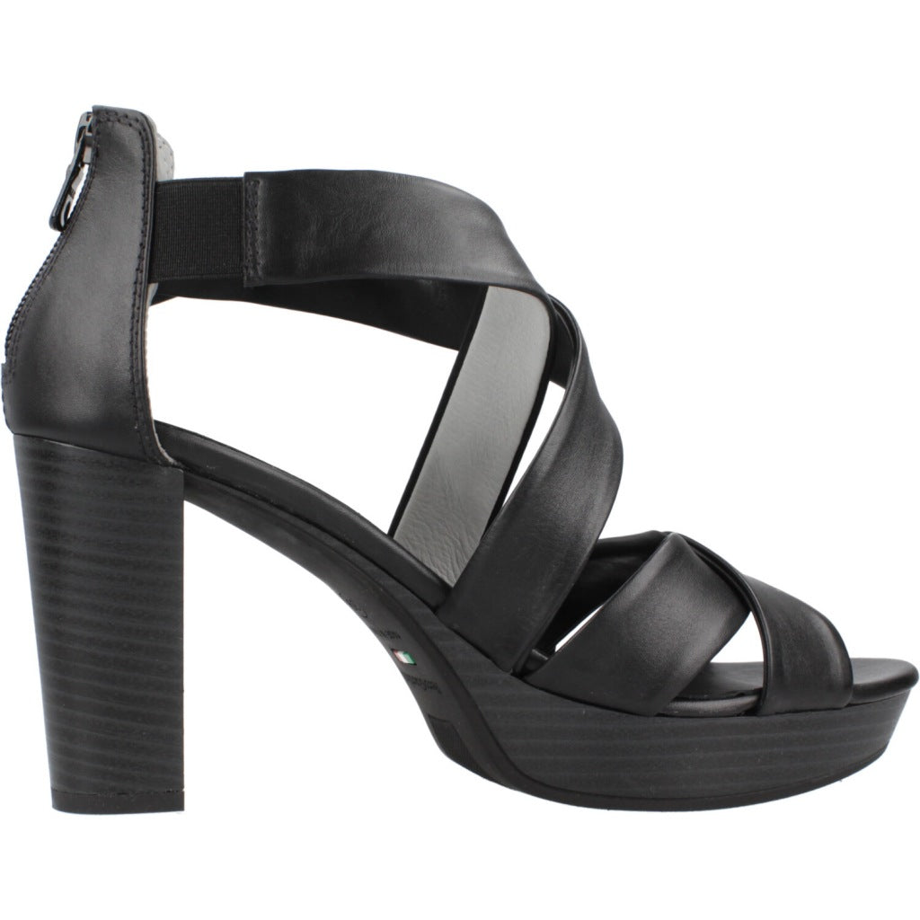 NERO GIARDINI ED  en color   (4)