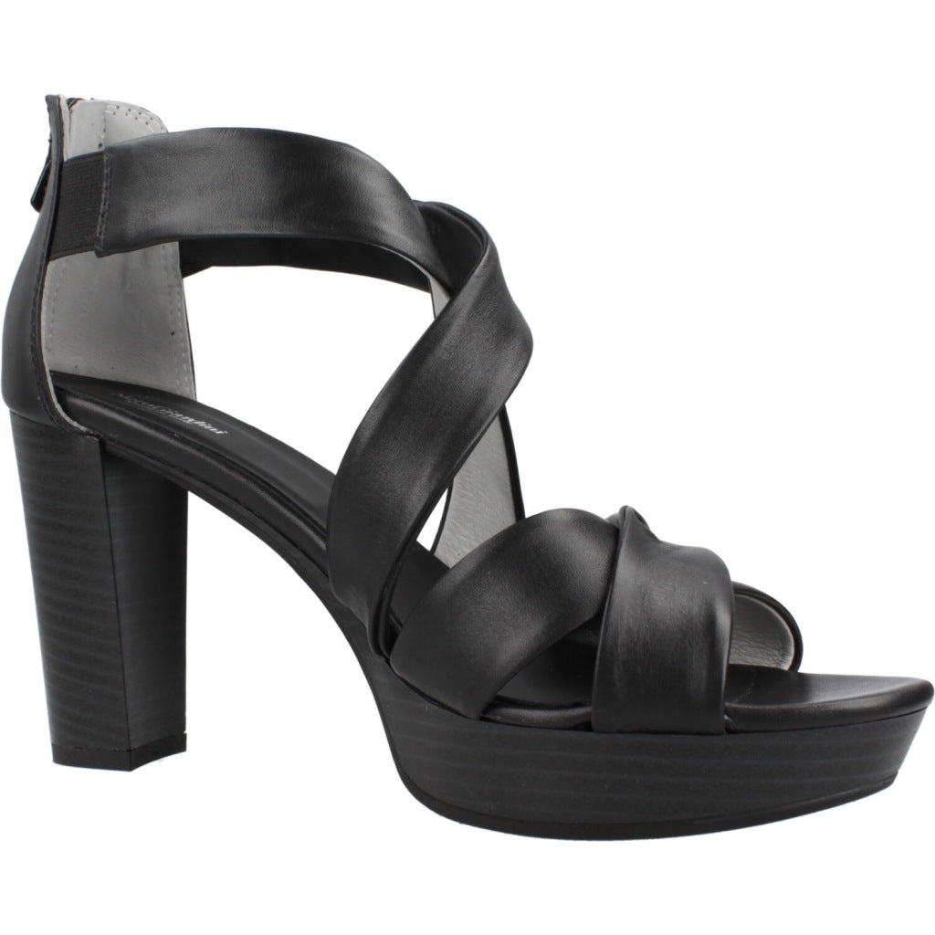 NERO GIARDINI ED  en color   (5)