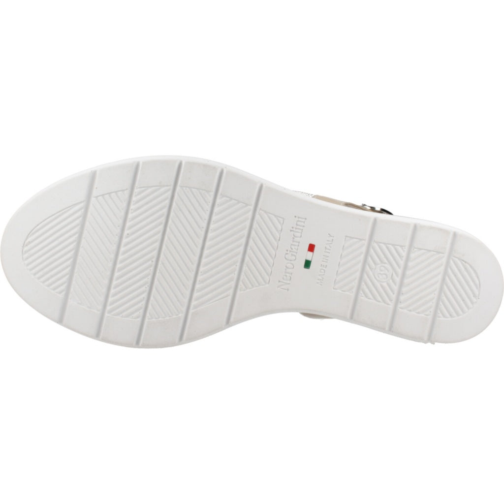 NERO GIARDINI ED  en color   (6)