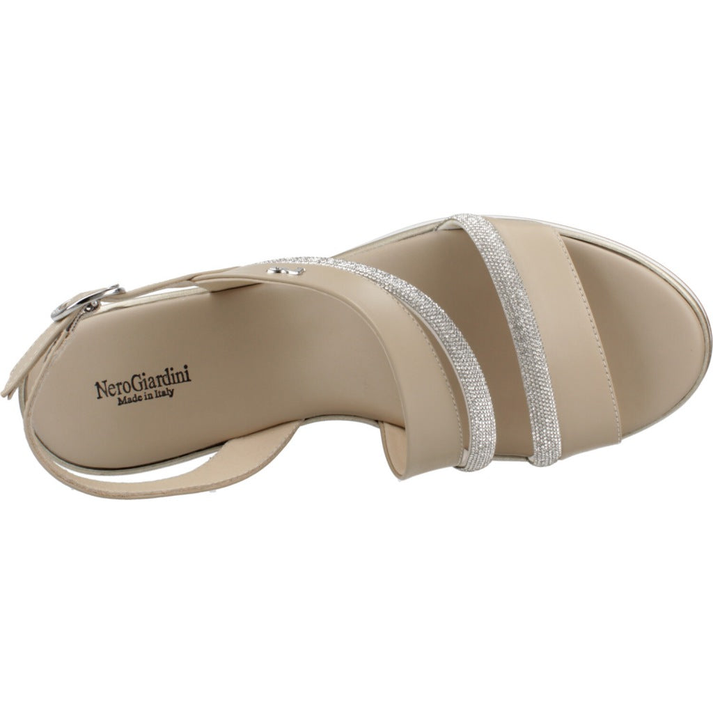 NERO GIARDINI ED  en color   (7)