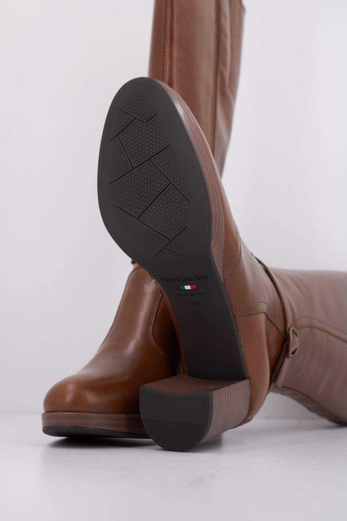 NERO GIARDINI ID en color   (5)