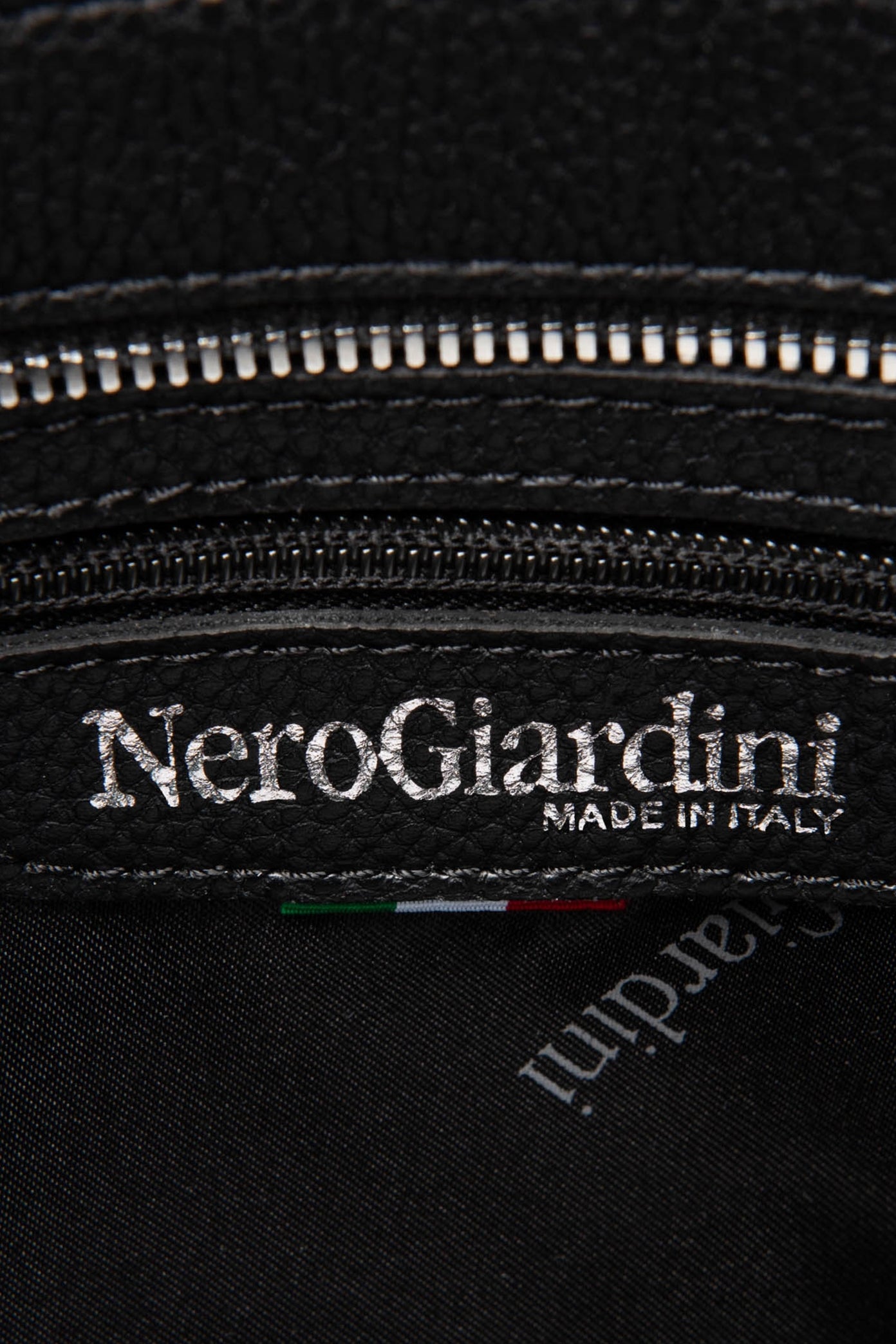 NERO GIARDINI ID en color   (4)