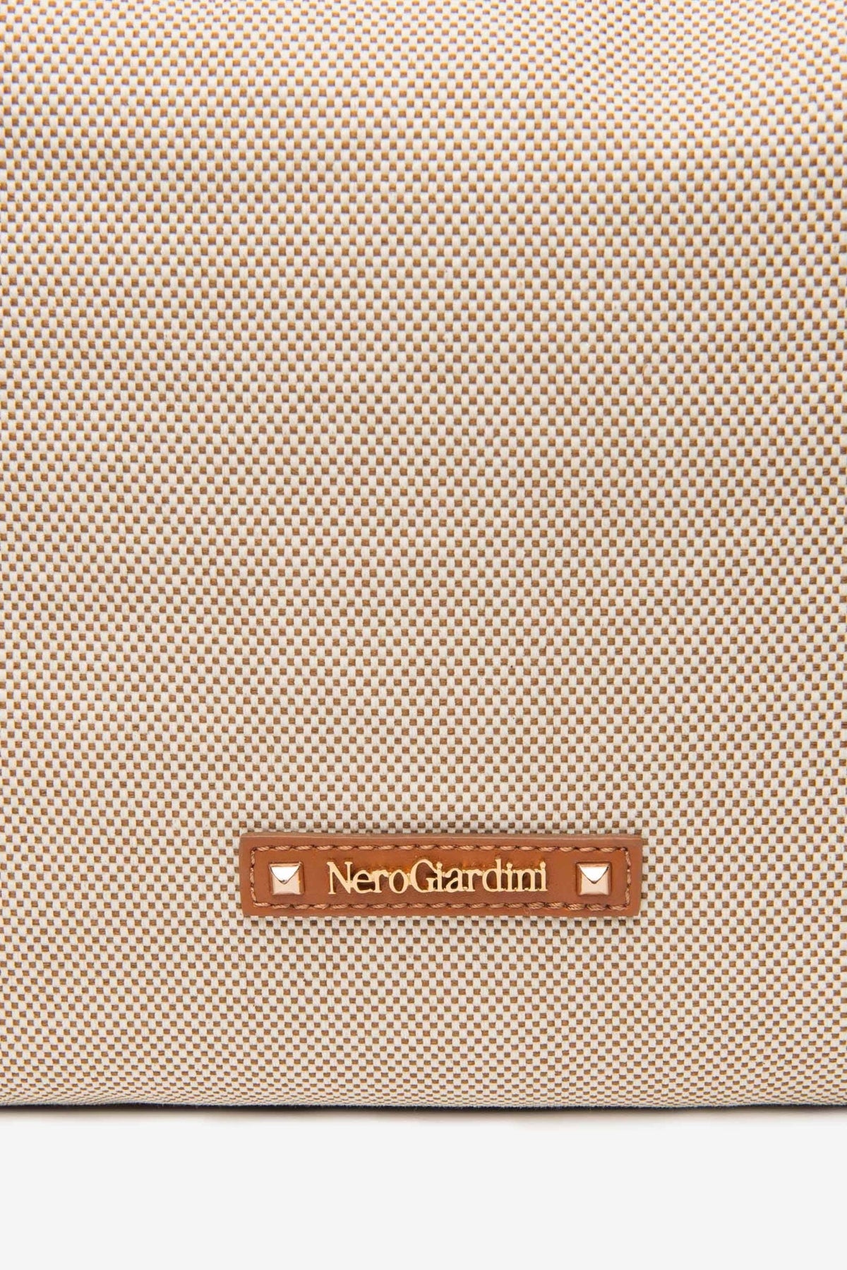 NERO GIARDINI ED  en color   (3)