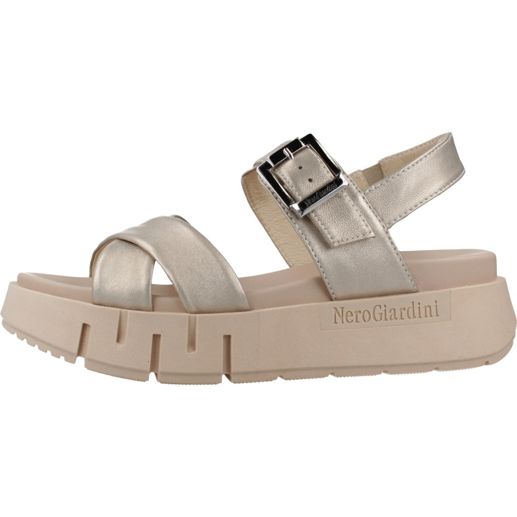 NERO GIARDINI ED  en color   (2)