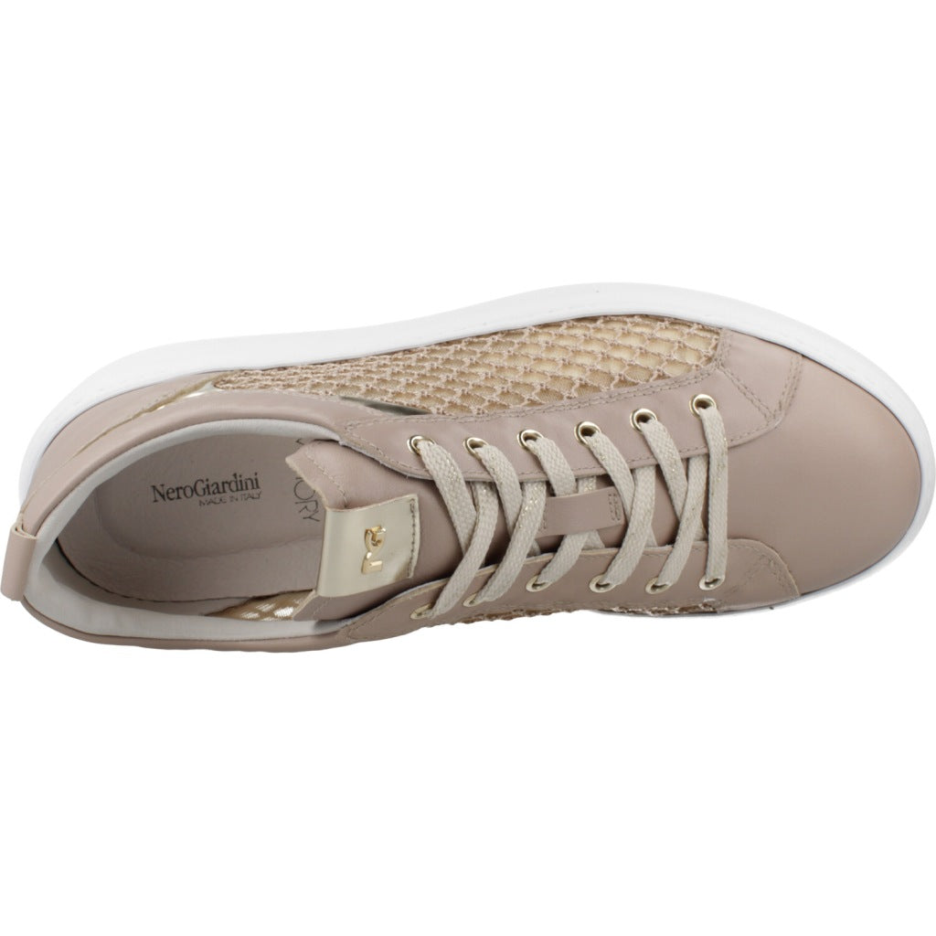 NERO GIARDINI ED en color   (7)