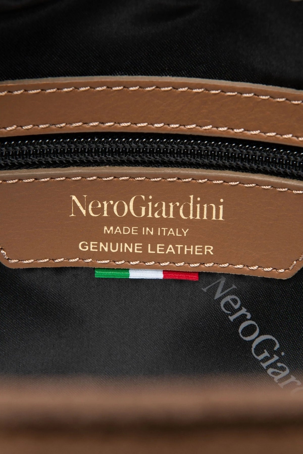 NERO GIARDINI VELOUR en color   (4)