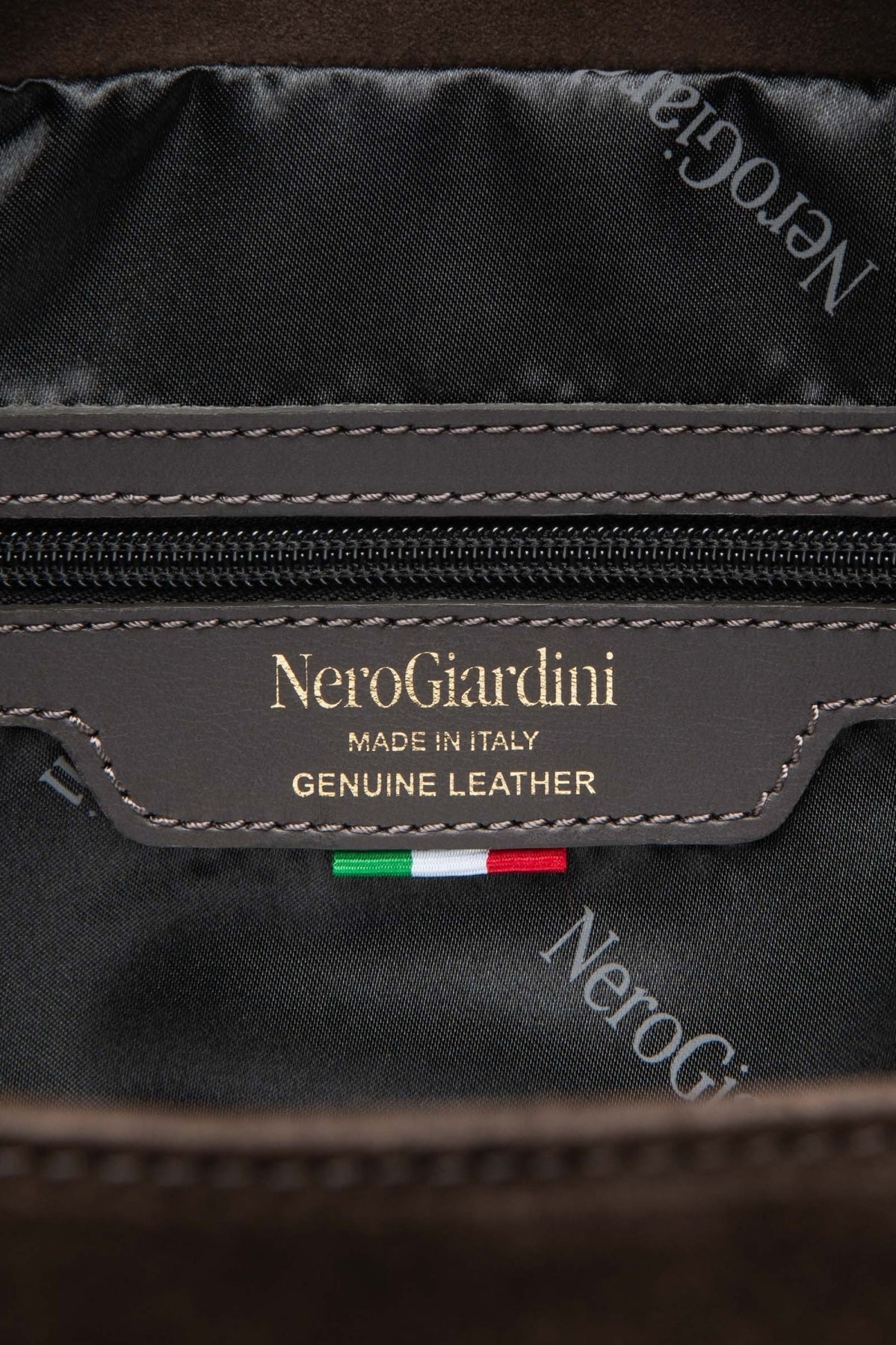 NERO GIARDINI VELOUR en color   (4)