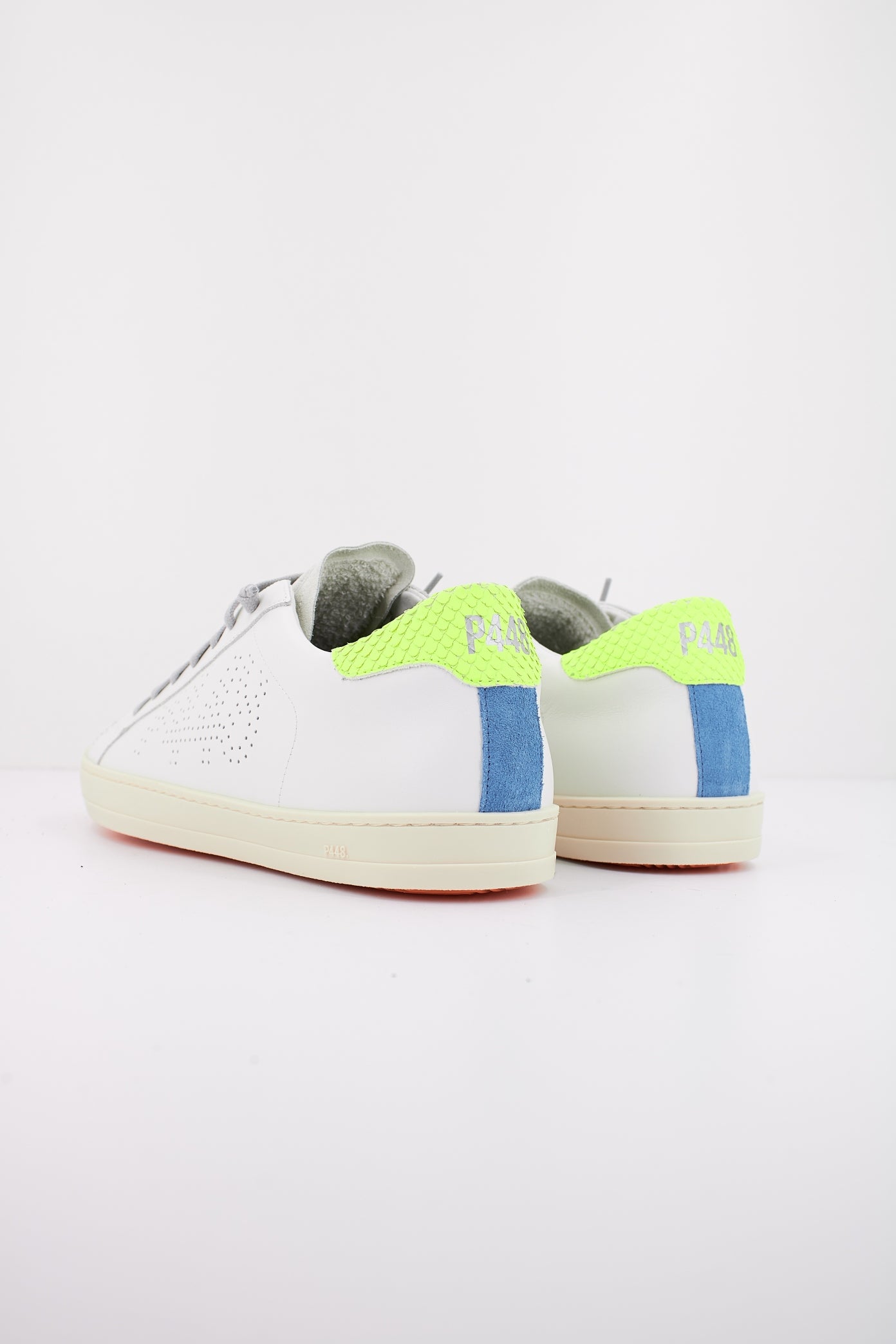 P JOHNM  en color WHINON  (3)