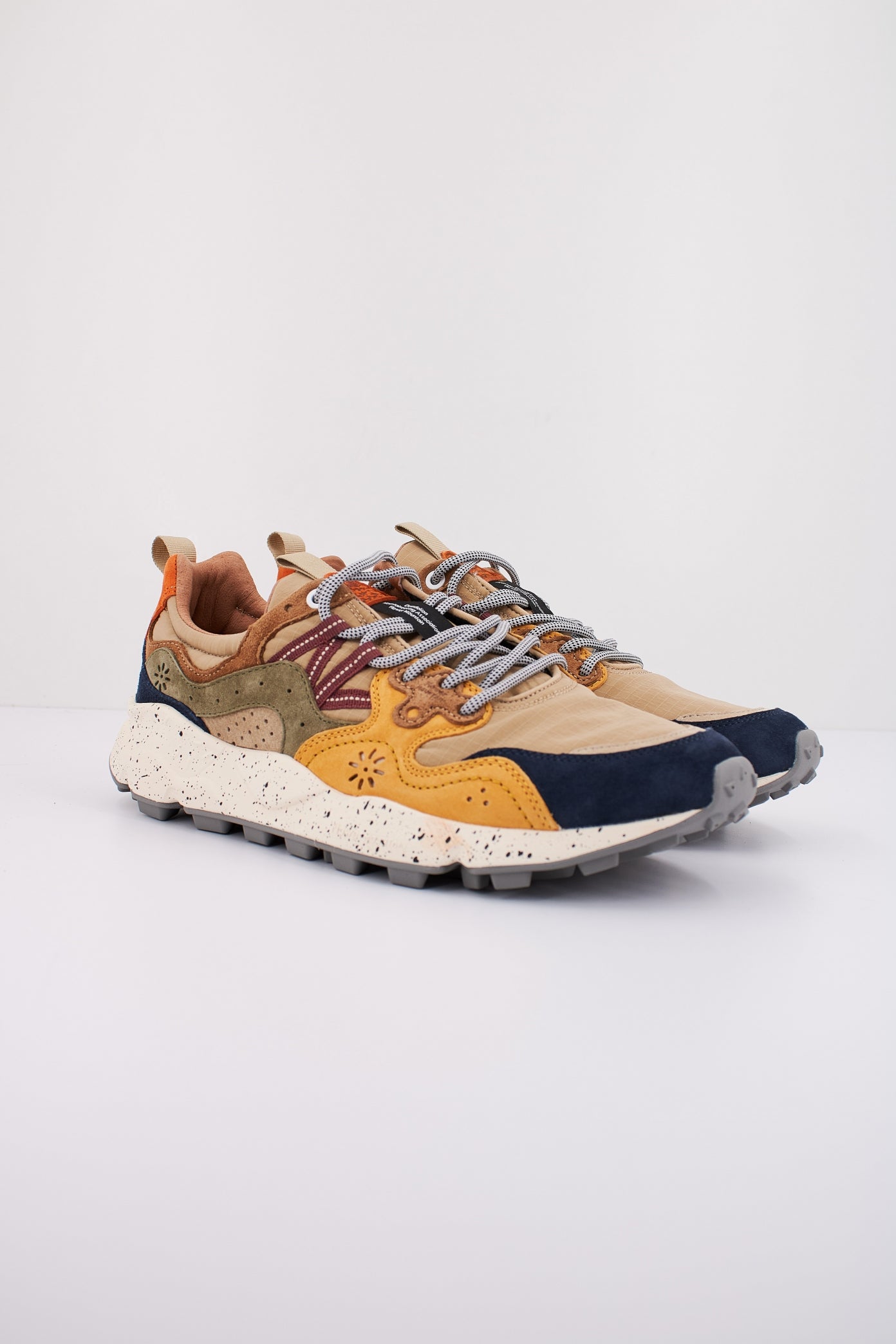 FLOWER MOUNTAIN YAMANO  en color BLUVLT  (2)