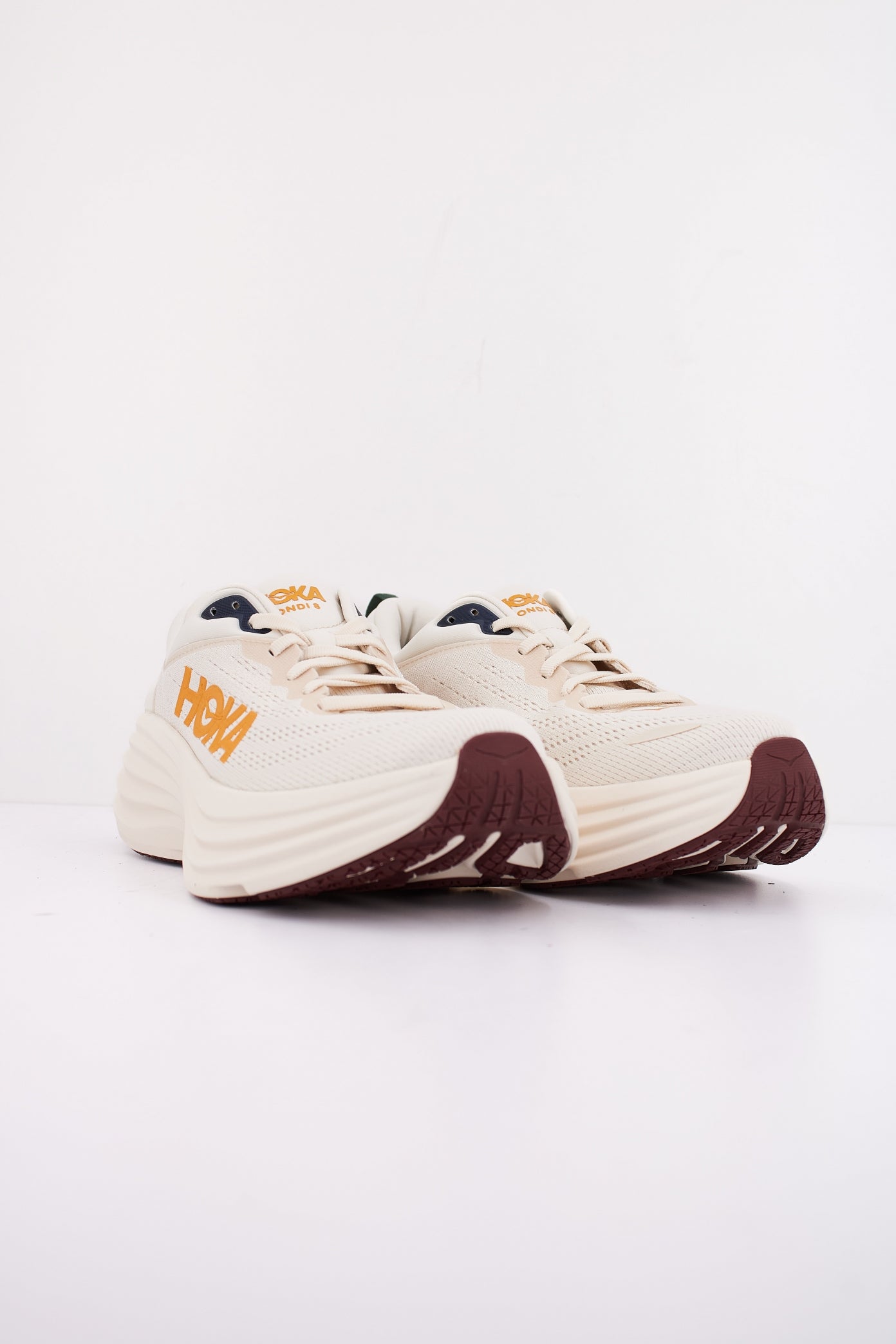 HOKA BONDI  en color OST  (2)