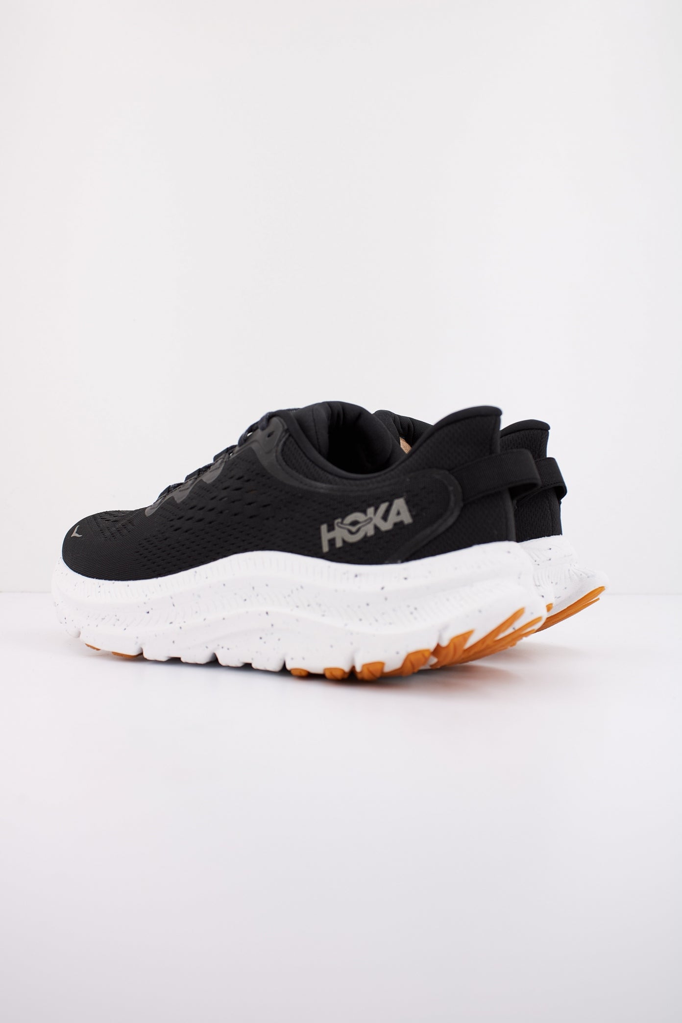 HOKA KAWANA  en color BWH  (3)