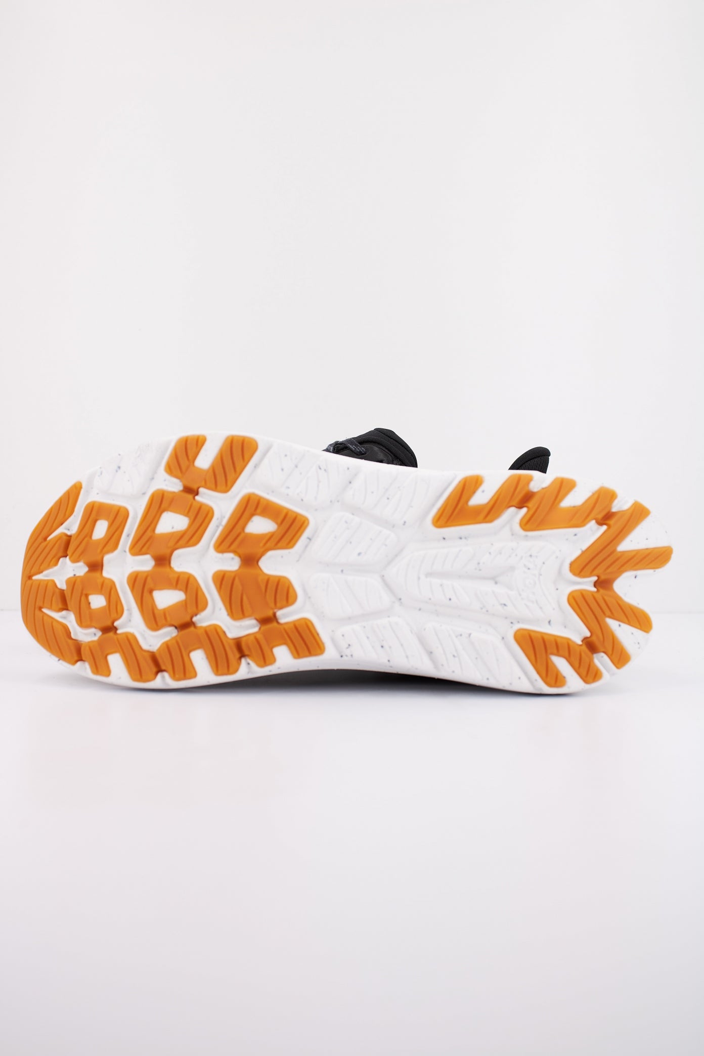 HOKA KAWANA  en color BWH  (4)