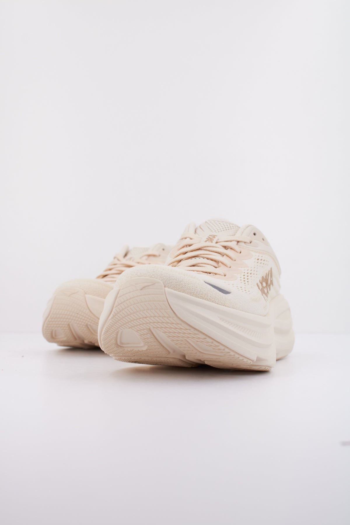 HOKA W BONDI  en color VCH  (2)