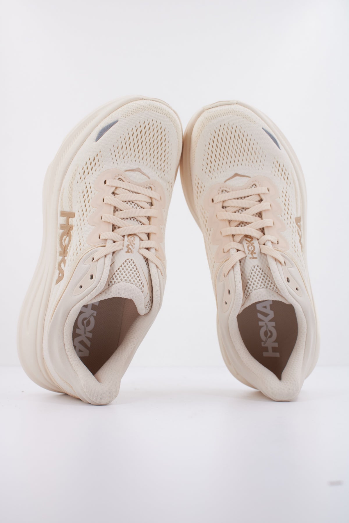 HOKA W BONDI  en color VCH  (3)