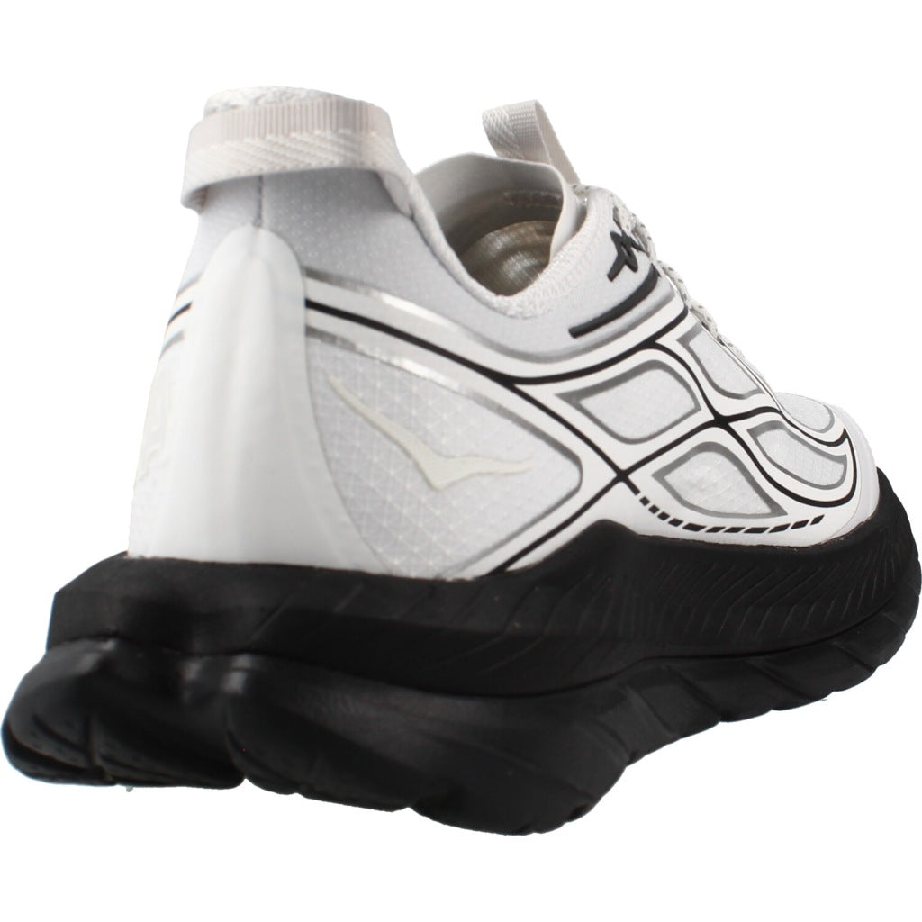 HOKA HO en color FLCK  (3)