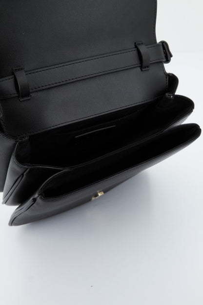 KARL LAGERFELD K/LETTERS FLAP CROSS en color A BLACK  (4)