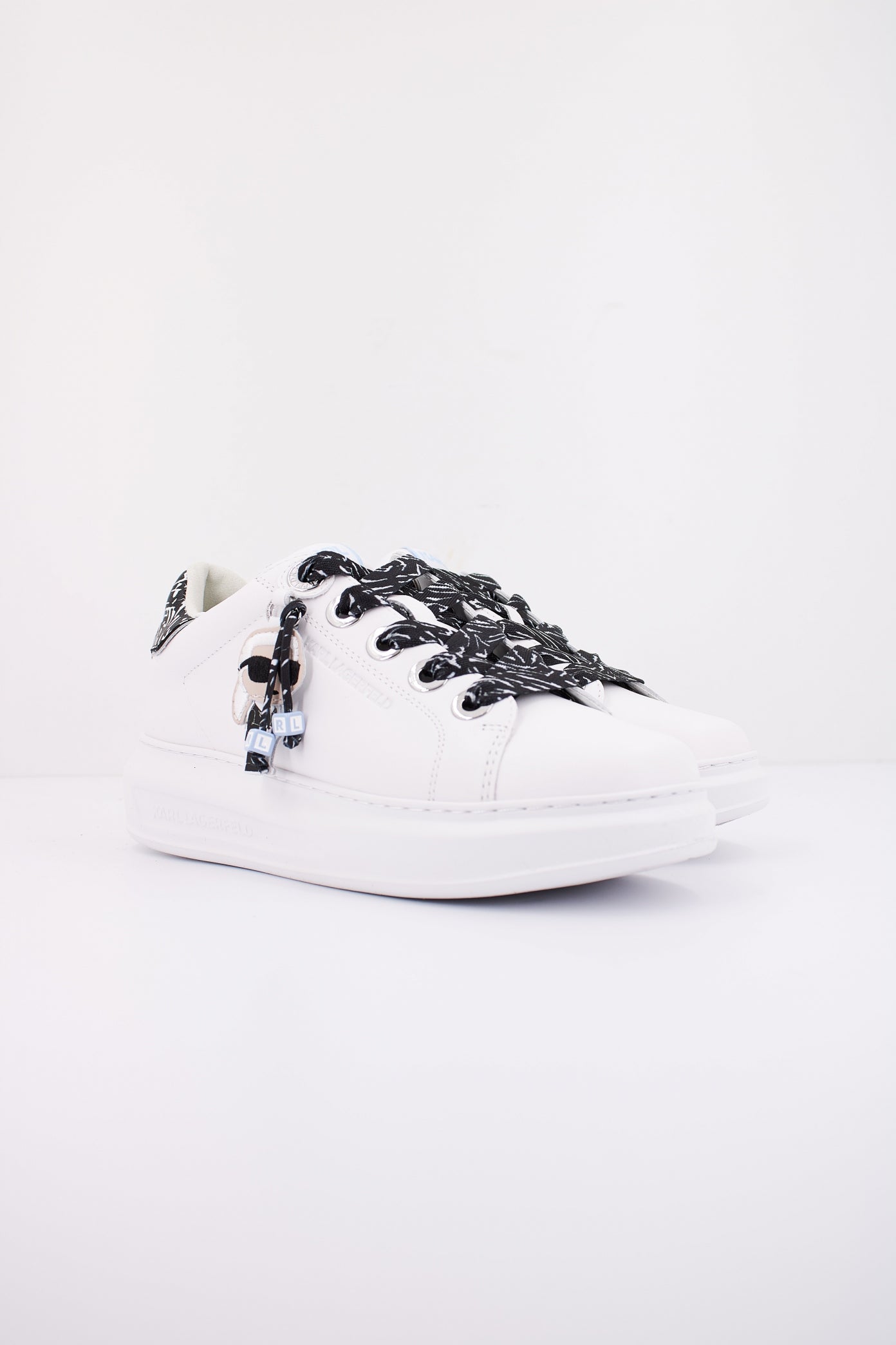 KARL LAGERFELD KAPRI KEYCHAIN en color  WHTBLC  (2)