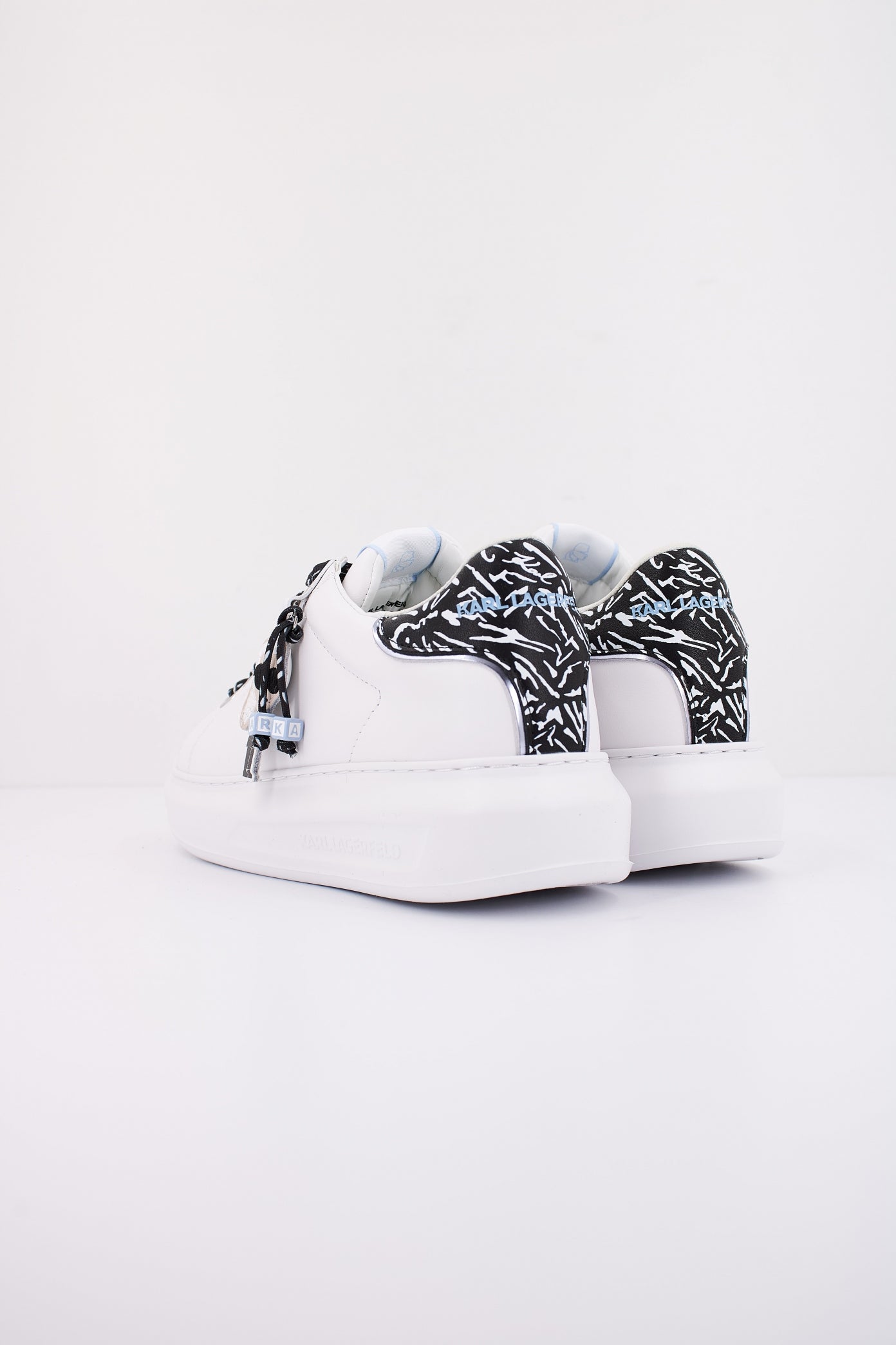 KARL LAGERFELD KAPRI KEYCHAIN en color  WHTBLC  (4)