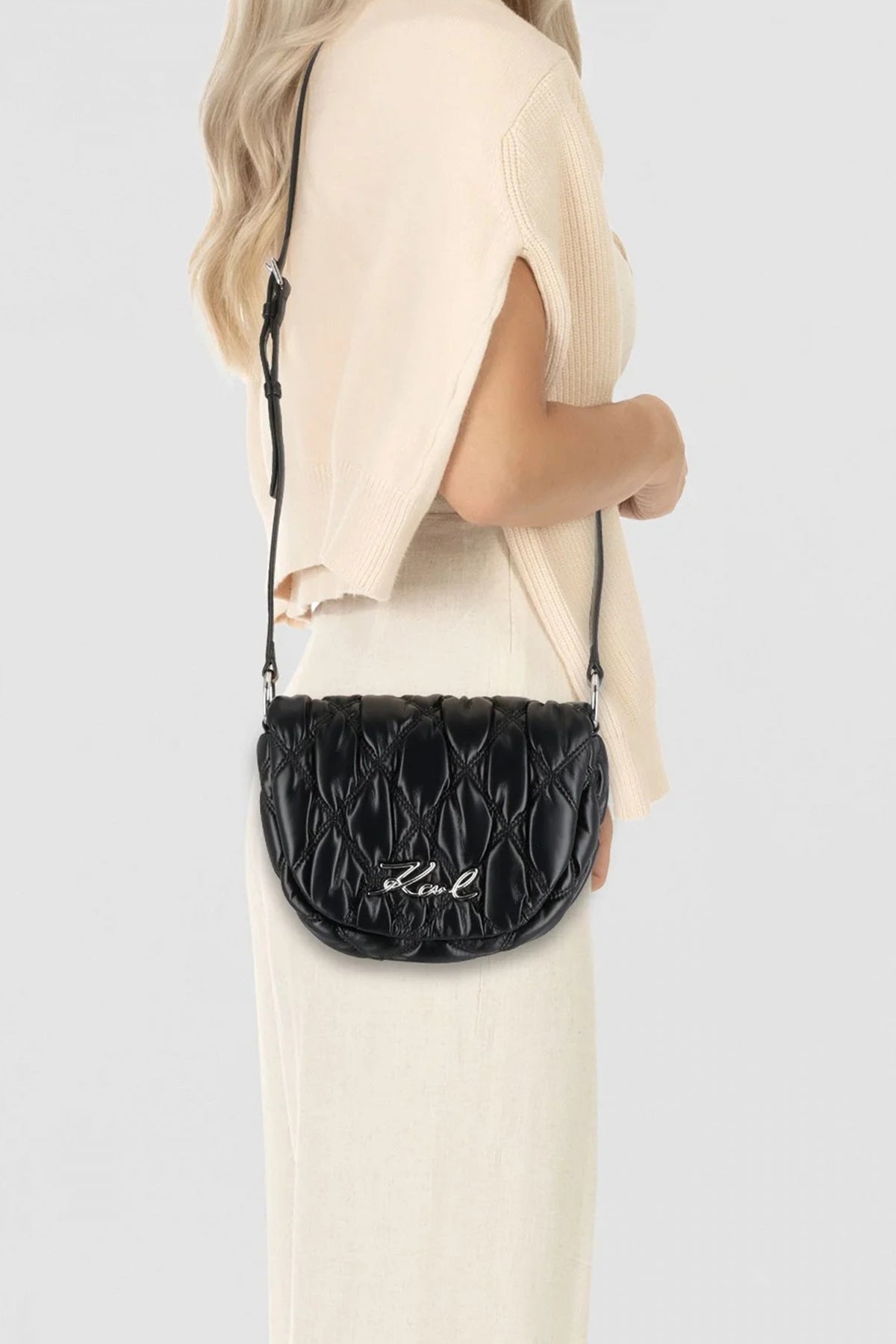 KARL LAGERFELD  K/SIGNATURE KUILT en color A BLACK  (4)