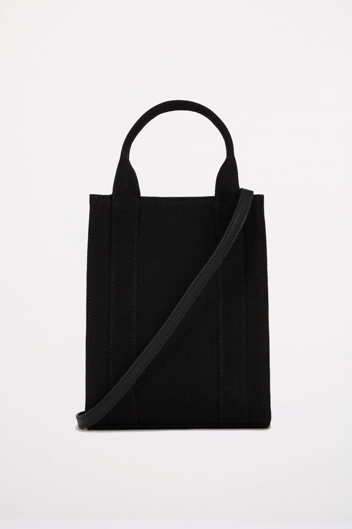 KARL LAGERFELD RUE ST-GUILLAUME en color A BLACK  (2)