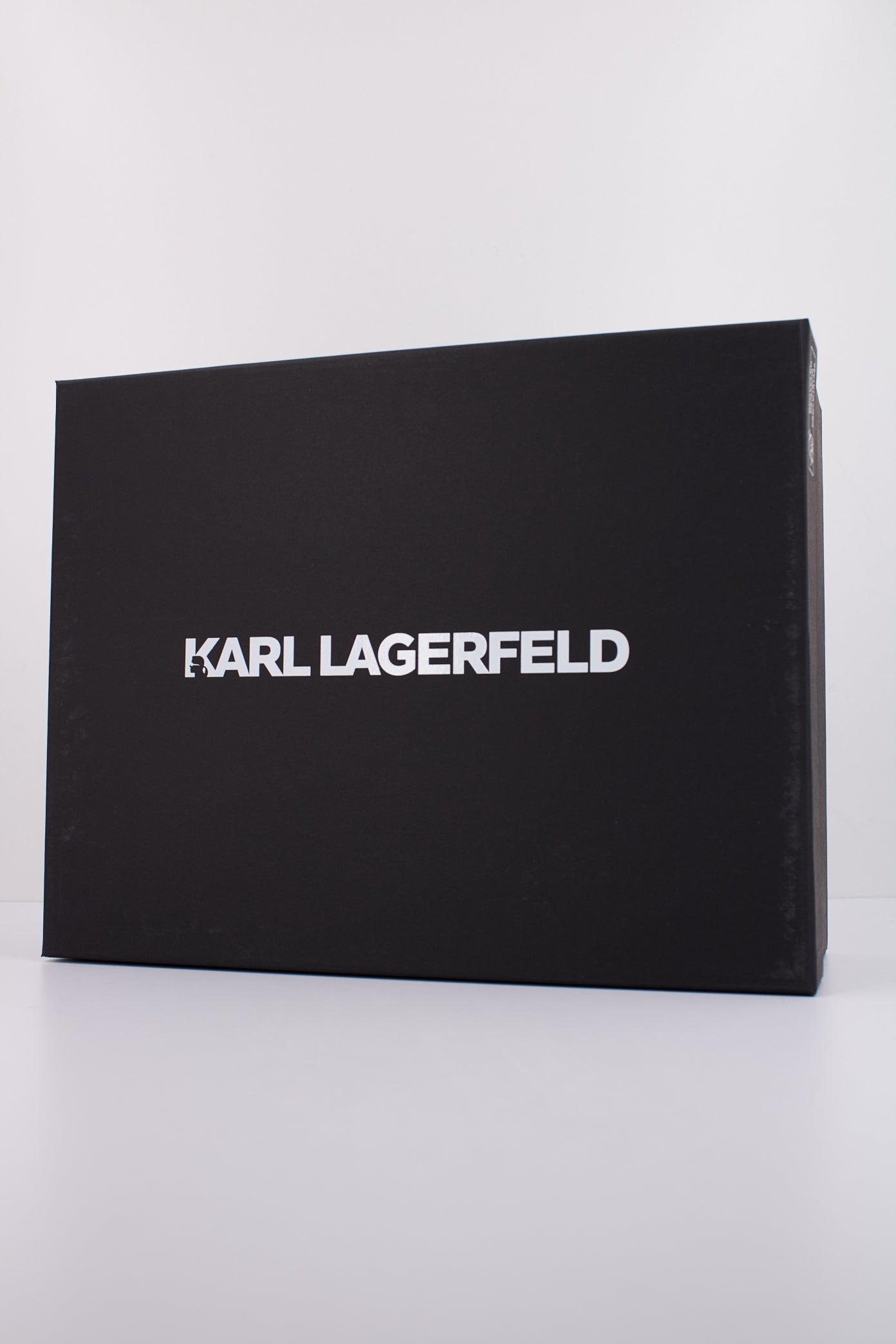 KARL LAGERFELD KAPRI KUSHION LO LAC en color X BLACK  (6)