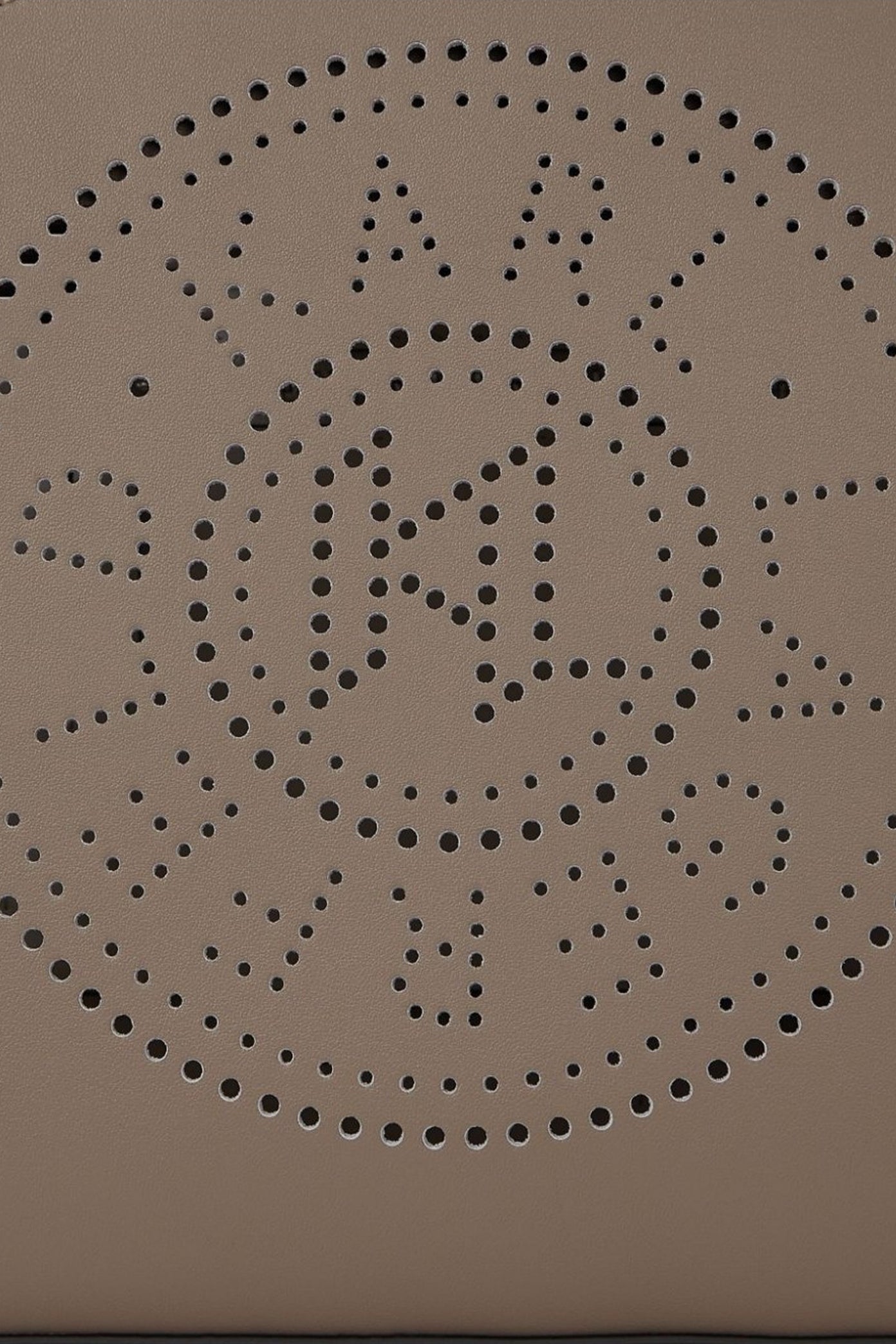 KARL LAGERFELD CIRCLE SM TOTE PERFO en color ASGREY  (4)