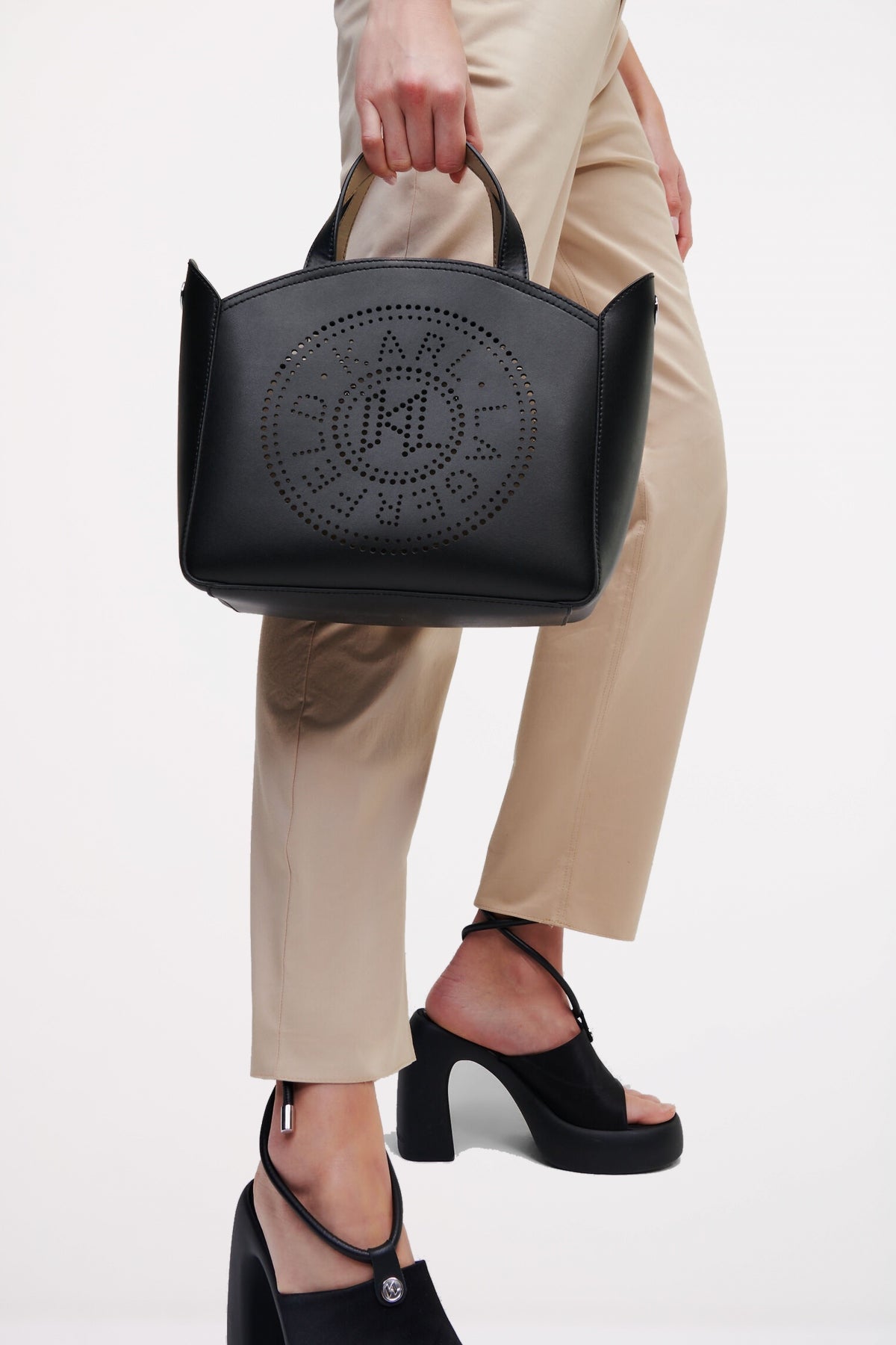 KARL LAGERFELD K CIRCLE SM TOTE PER en color BLACK  (4)