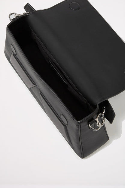 KARL LAGERFELD IKON K SOFT SHOULDER en color BLACK  (3)