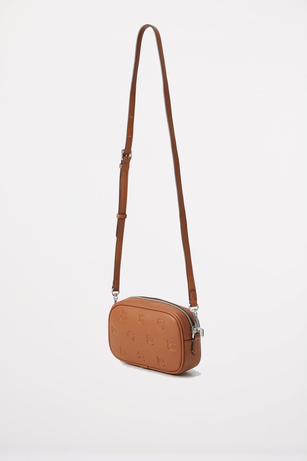 KARL LAGERFELD IKON MONOGRAM SLIM C en color DRKTAN  (2)