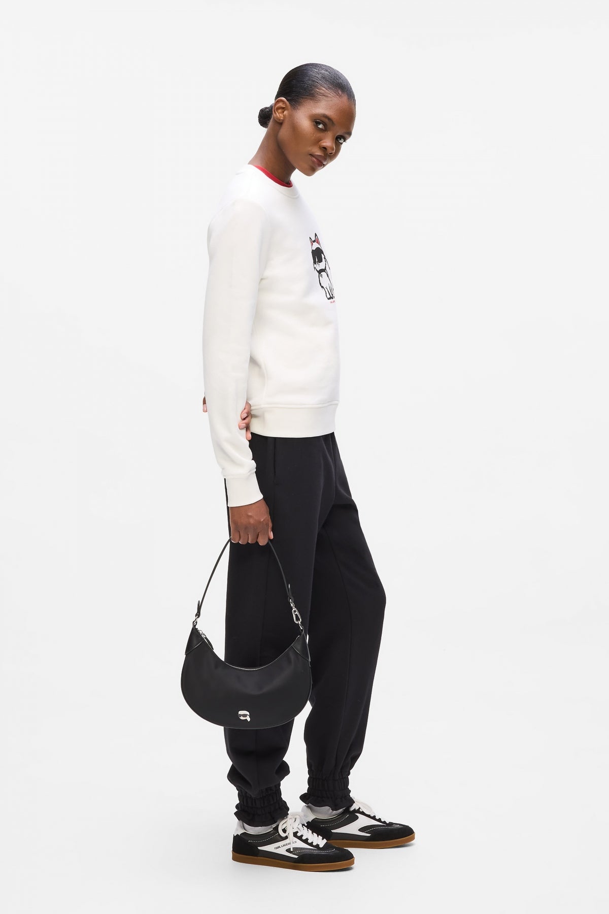 KARL LAGERFELD IKON NYLON HALFMOON  en color BLACK  (4)