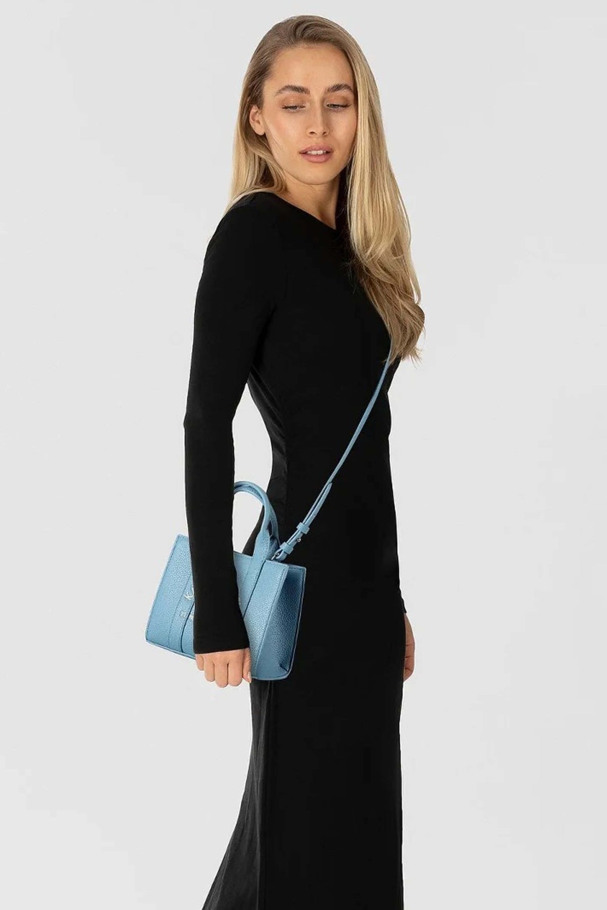 KARL LAGERFELD  MN SQUARE TOTE PEB  en color BLEBLM  (2)