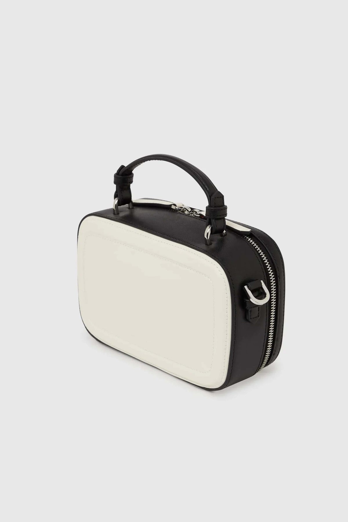 KARL LAGERFELD K/AUTOGRAPH SM TPH C en color BCKWHT  (2)