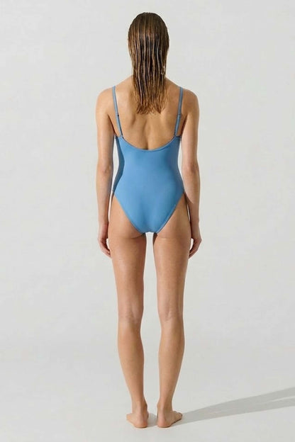 KARL LAGERFELD  CHEEKY SWIMSUIT  en color SLRBLU  (2)