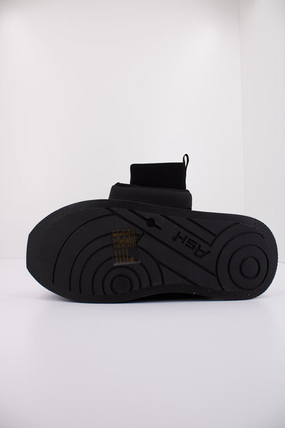 ASH INDOOR en color BLACK  (5)