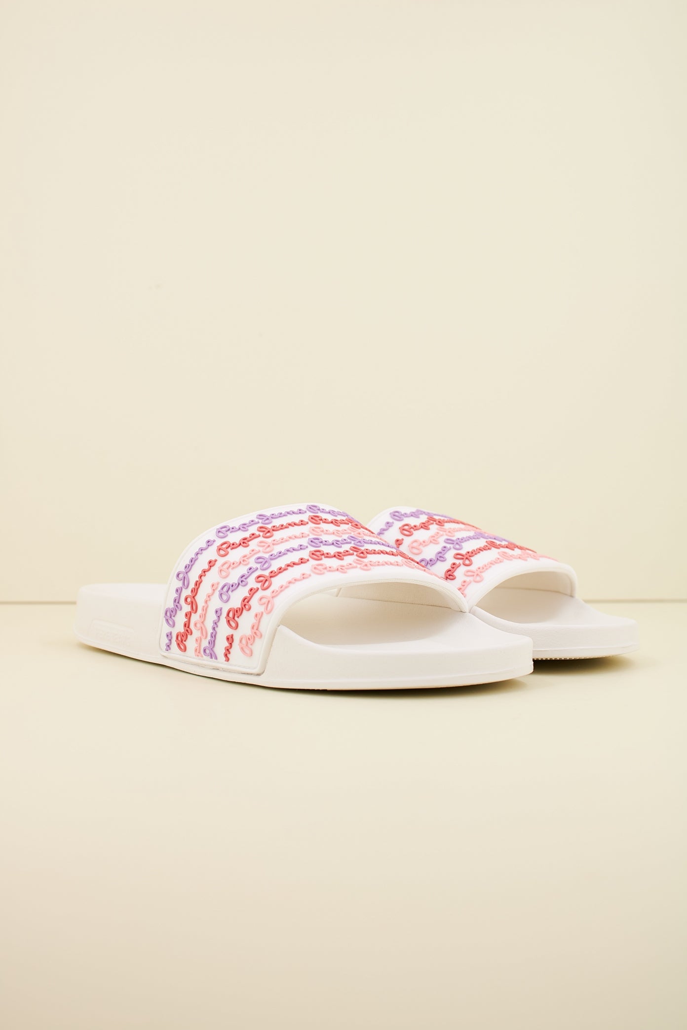 PEPE JEANS SLIDER SET W en color FFWHT  (2)