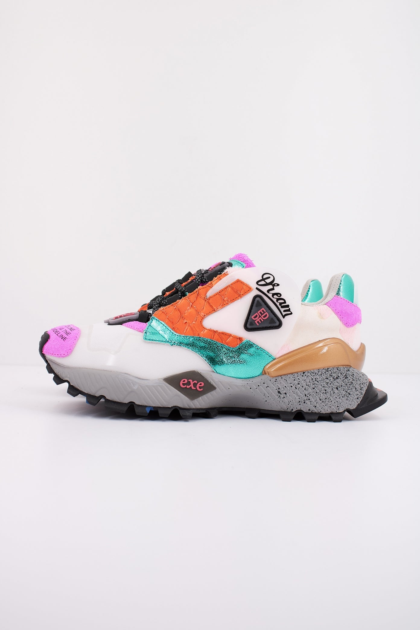 EXÉ  E en color FXAWHT  (1)