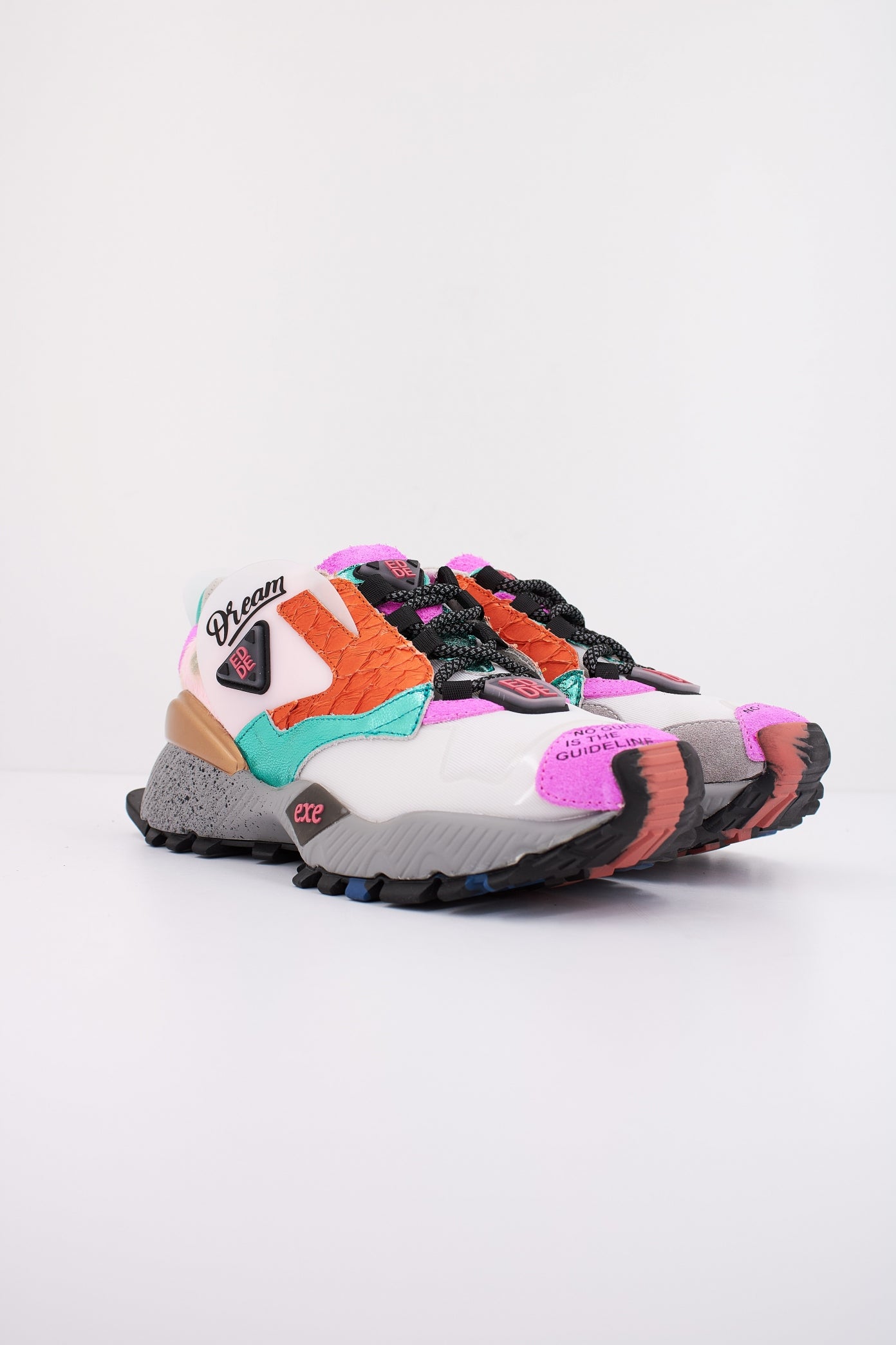 EXÉ  E en color FXAWHT  (2)