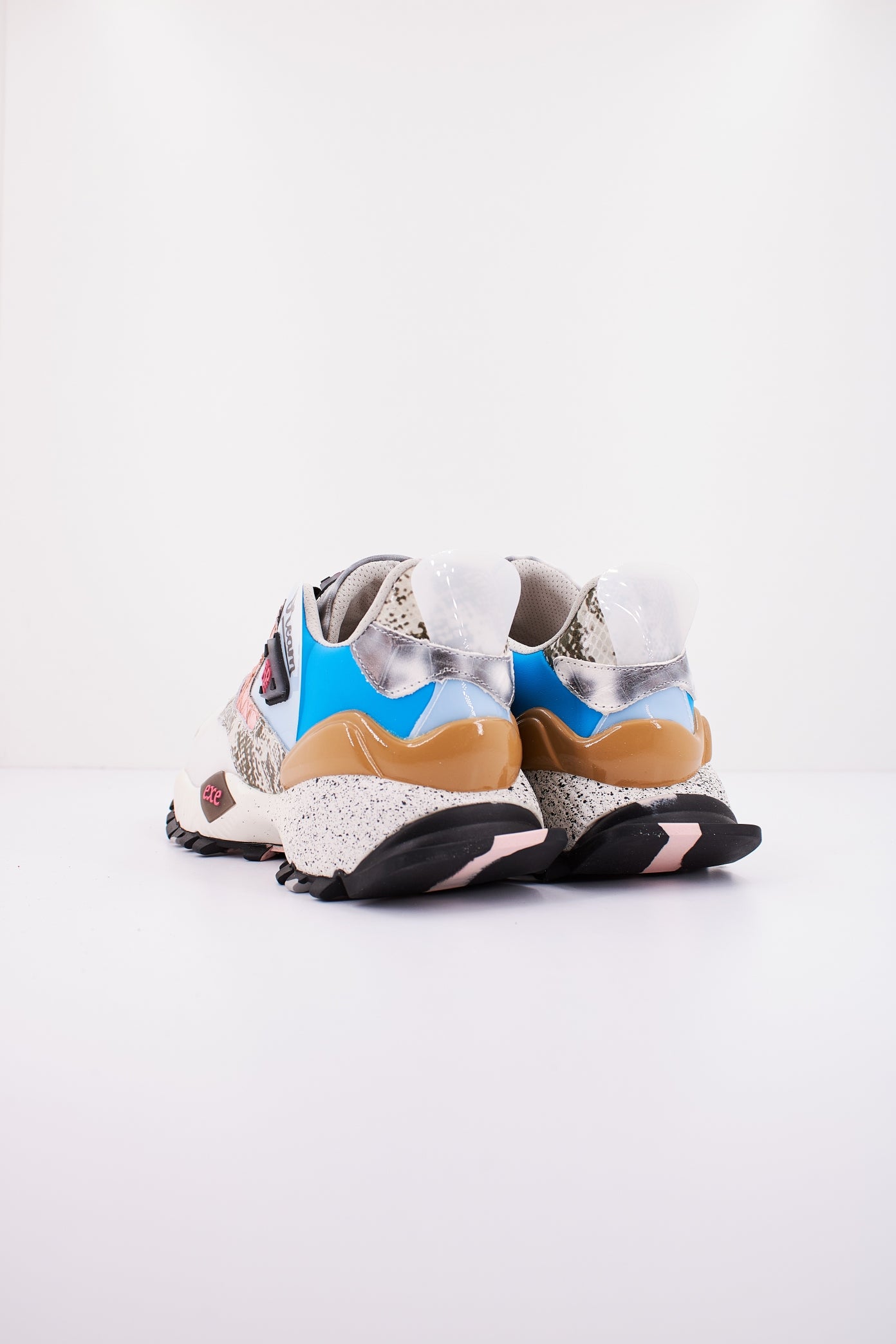 EXÉ  E en color WHITEPINK  (3)