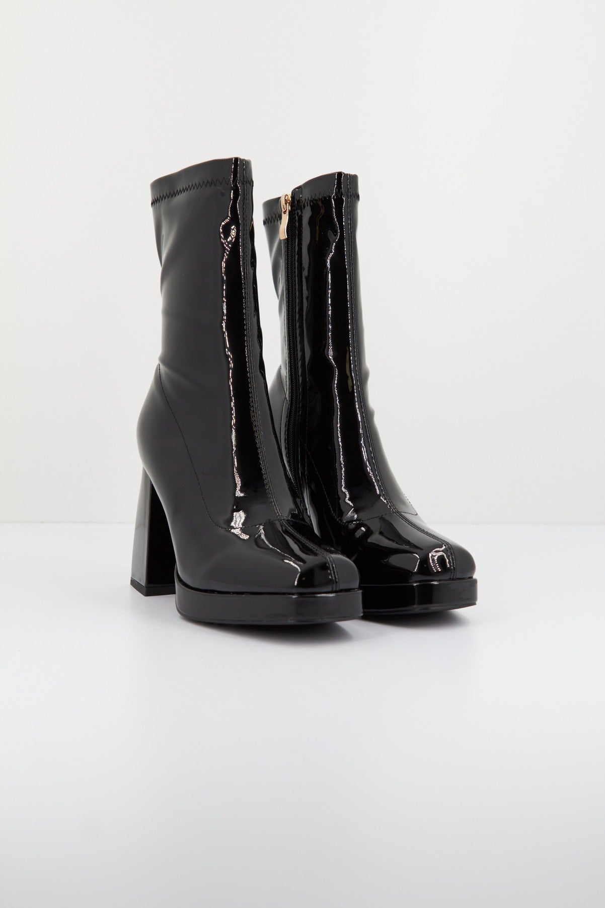 EXÉ T ME en color BLACK  (2)