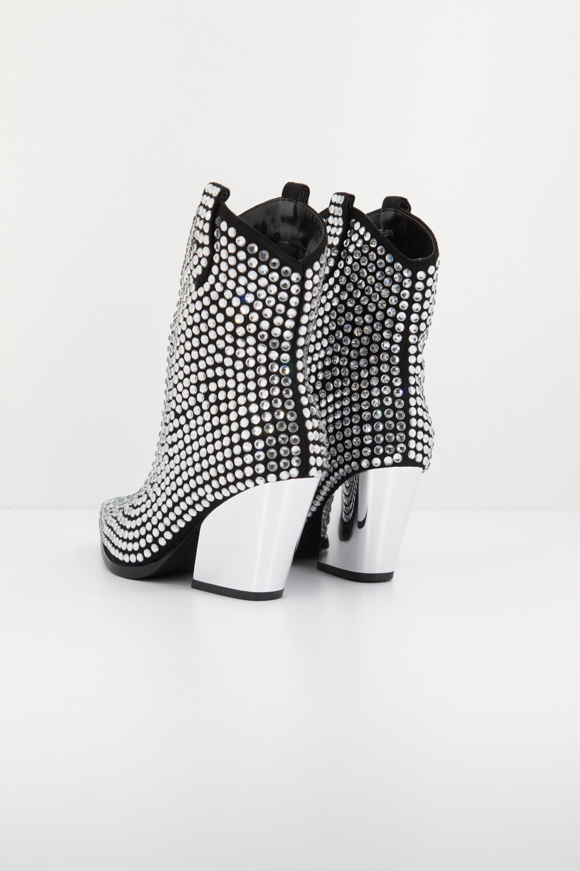 EXÉ T ME en color BLACK  (3)