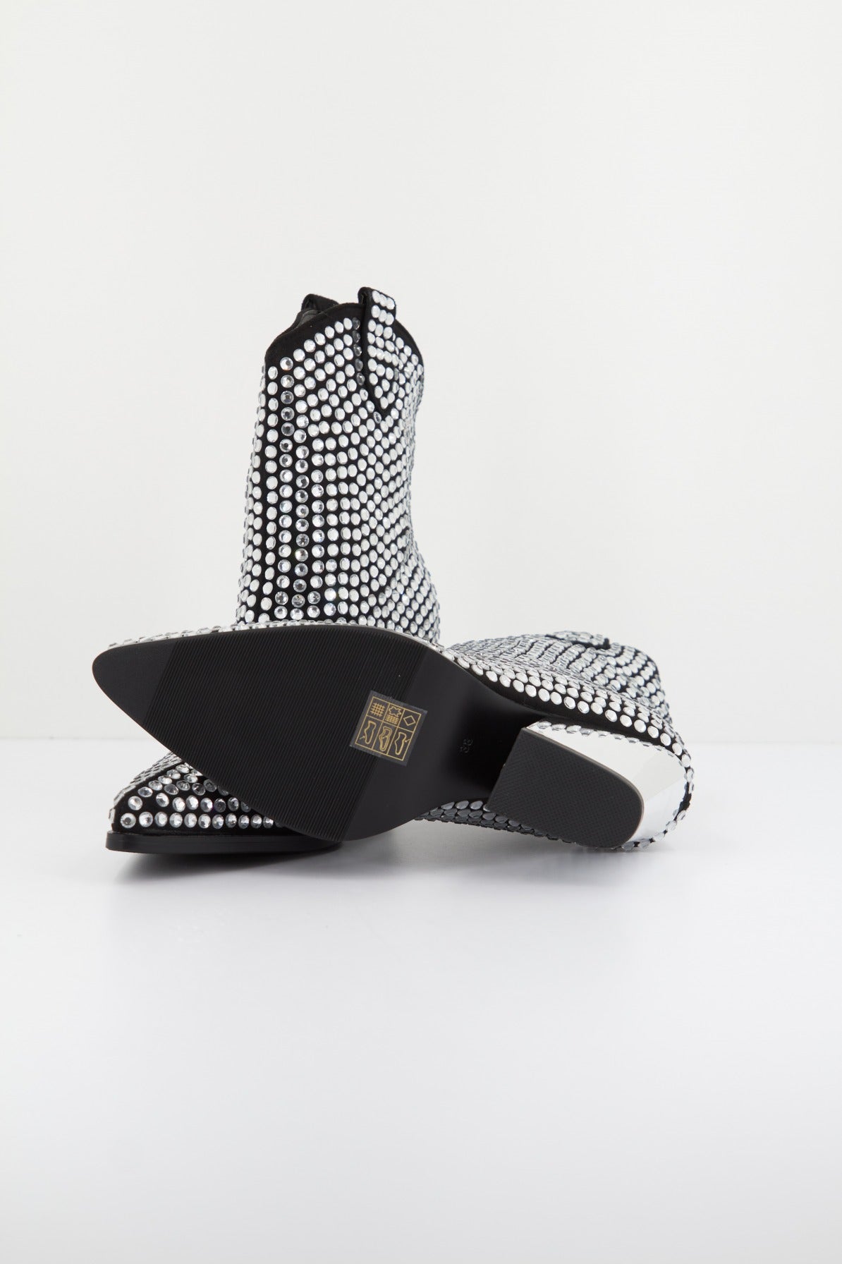 EXÉ T ME en color BLACK  (4)