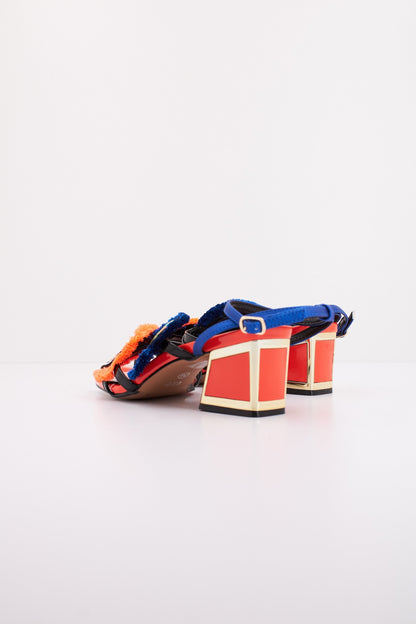 EXÉ LLUISA  en color PATENTBLUE  (3)