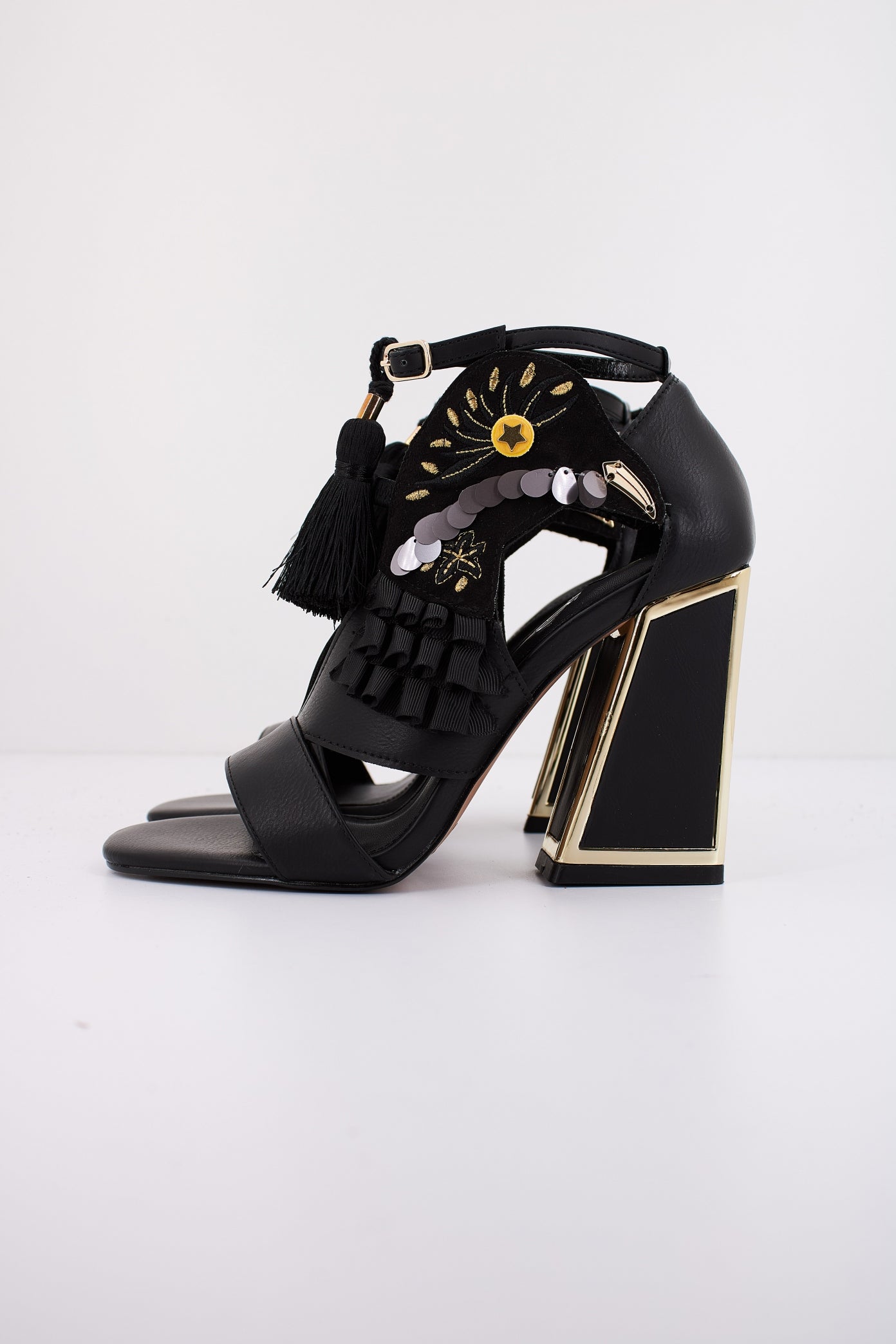 EXÉ DOMINIC  en color PUBLACK  (1)