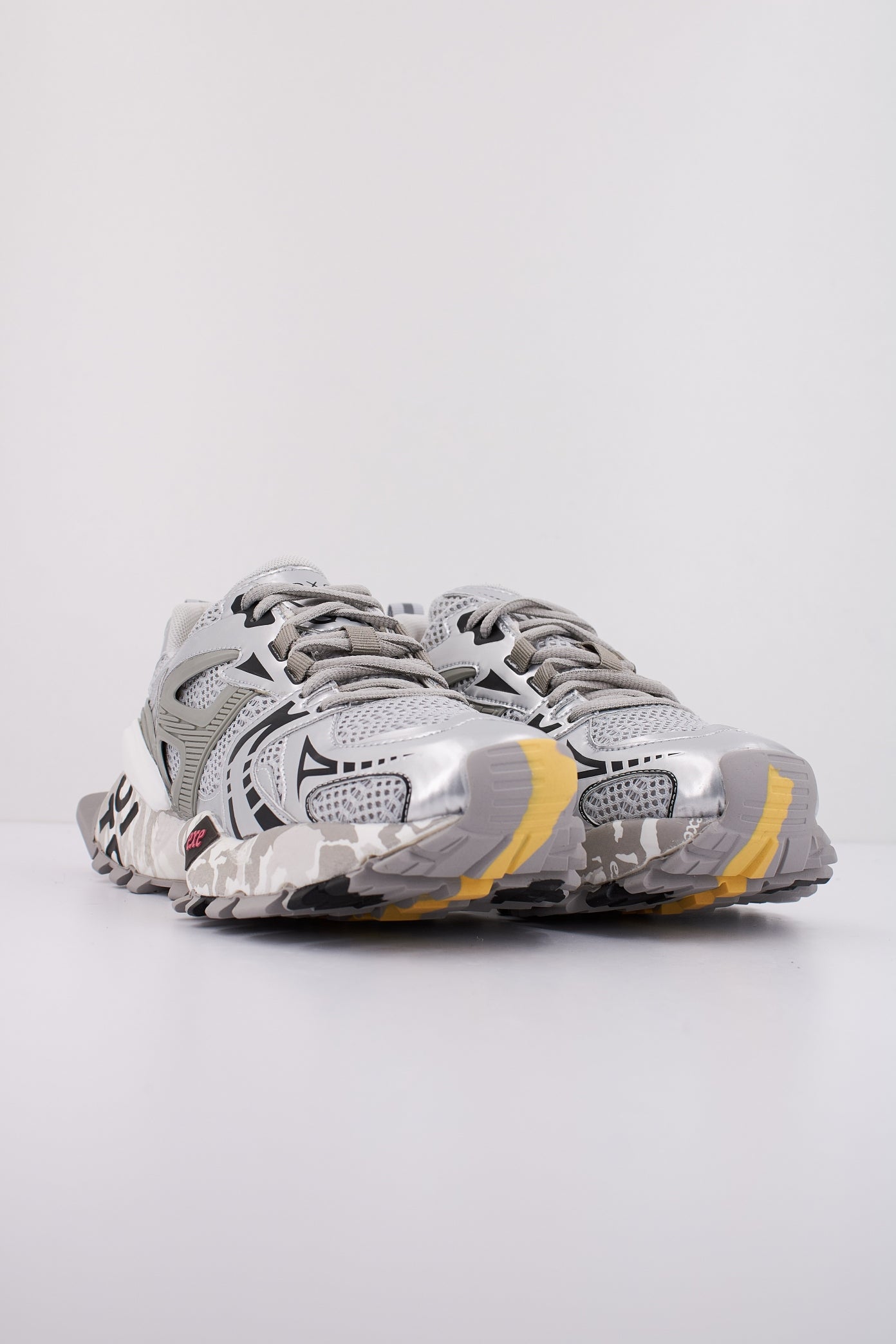 EXÉ  E en color GREY  (2)