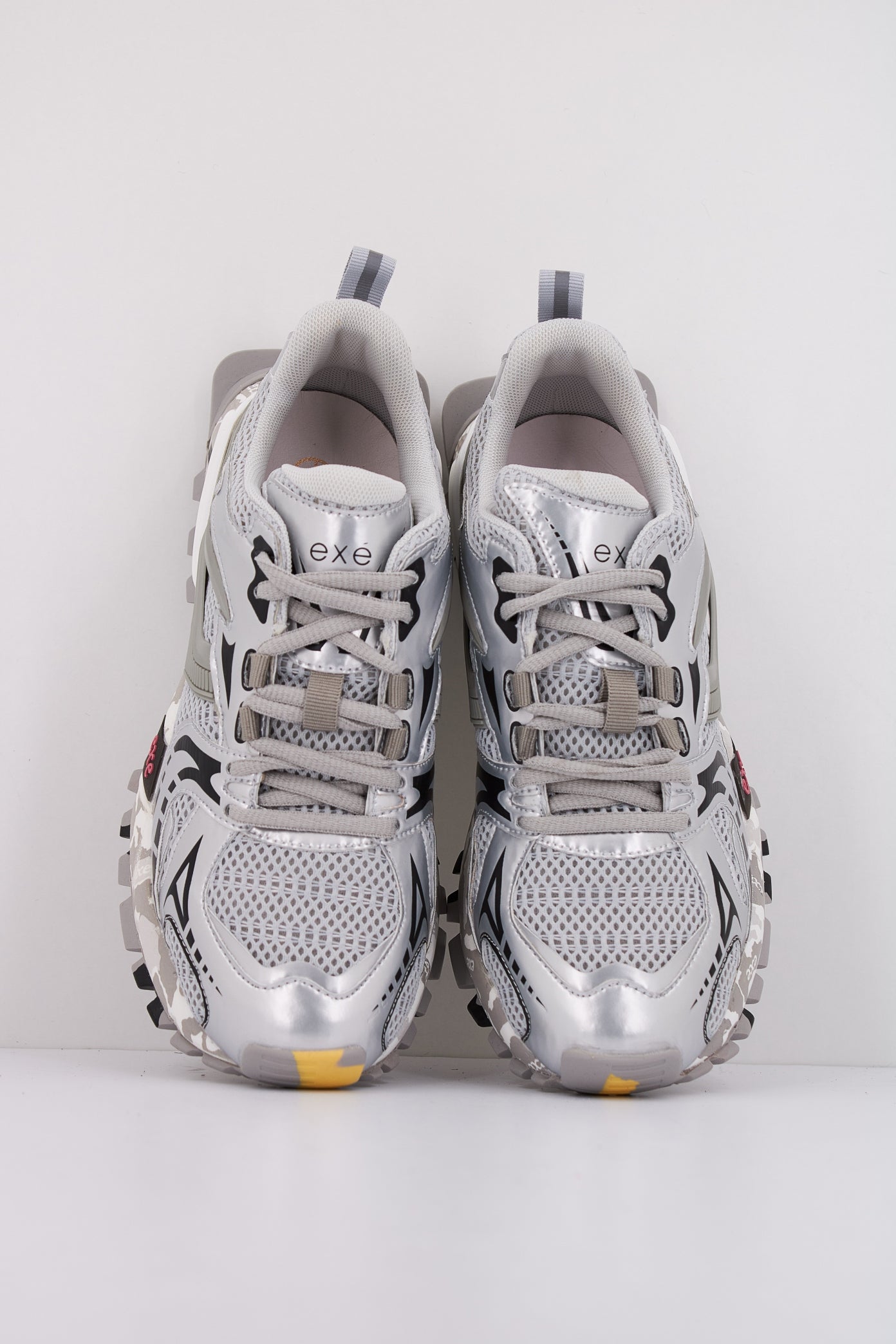 EXÉ  E en color GREY  (3)