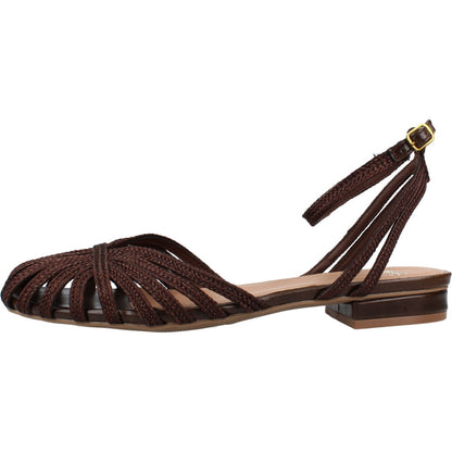 EXÉ LOLA  SANDALIAS en color BROWN  (2)